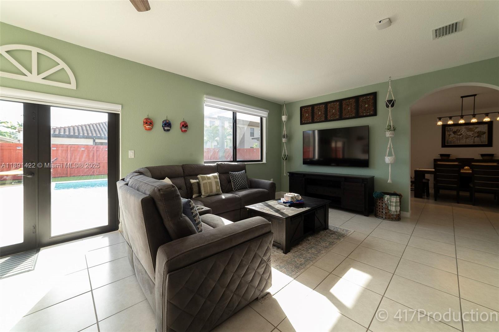 SILVER PALMS MIDTOWN - Residential