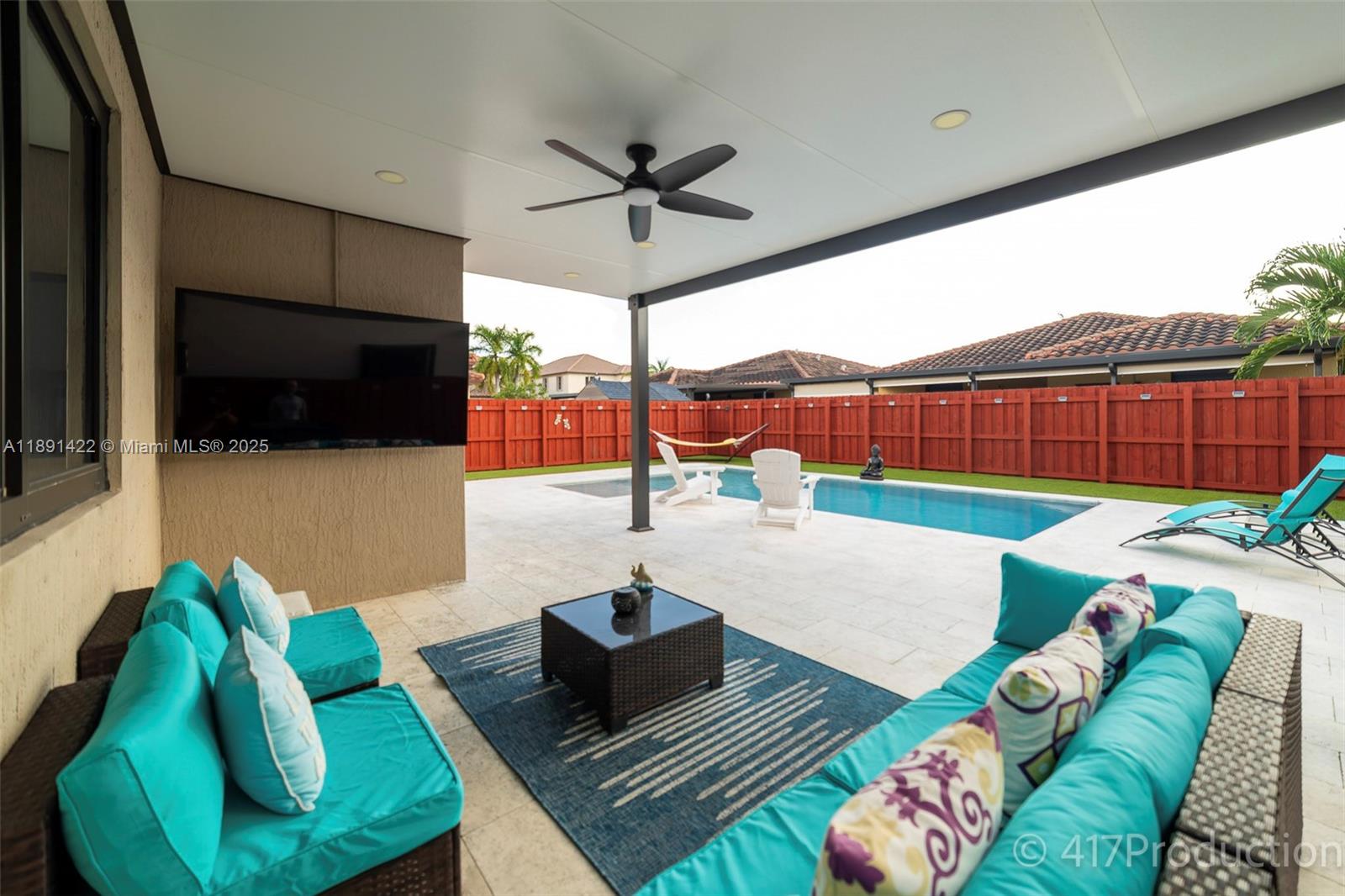 SILVER PALMS MIDTOWN - Residential