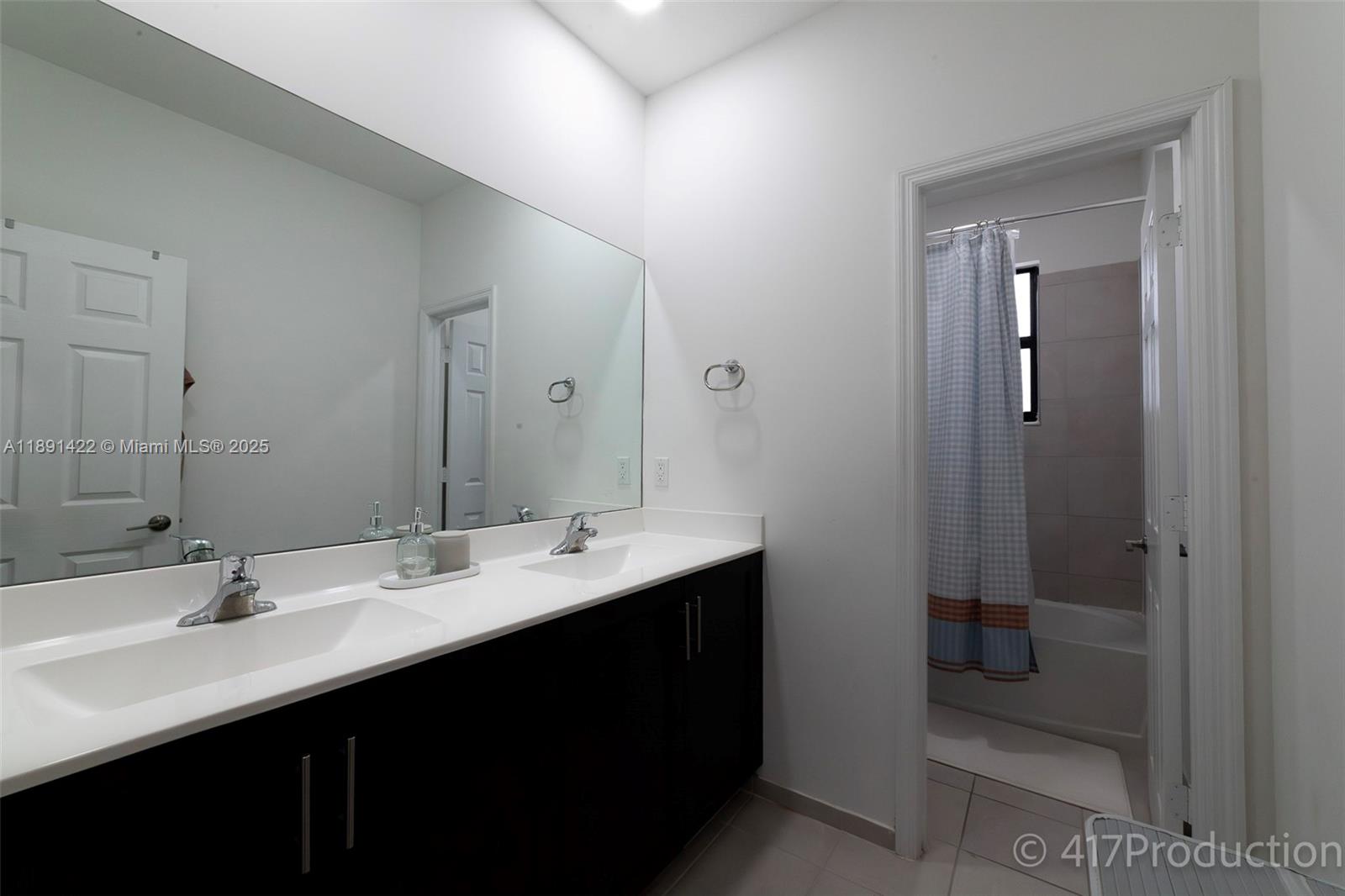 SILVER PALMS MIDTOWN - Residential