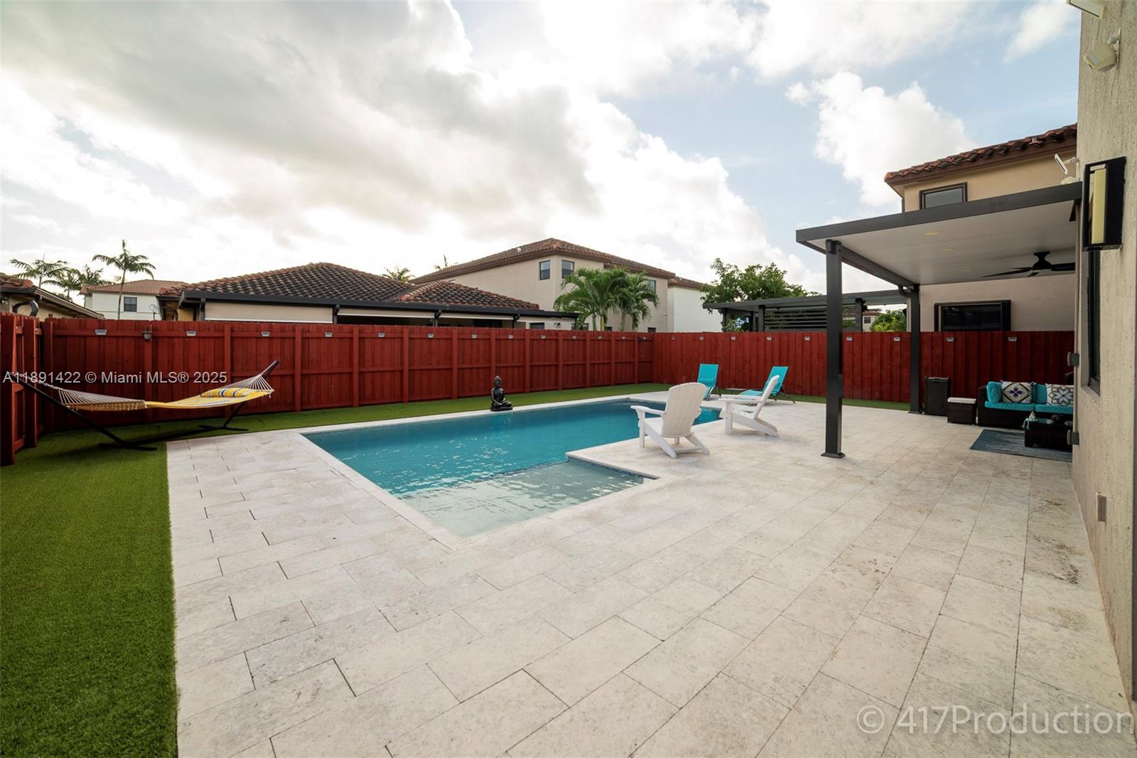 SILVER PALMS MIDTOWN - Residential