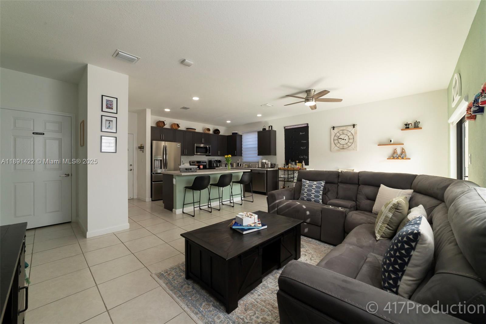 SILVER PALMS MIDTOWN - Residential