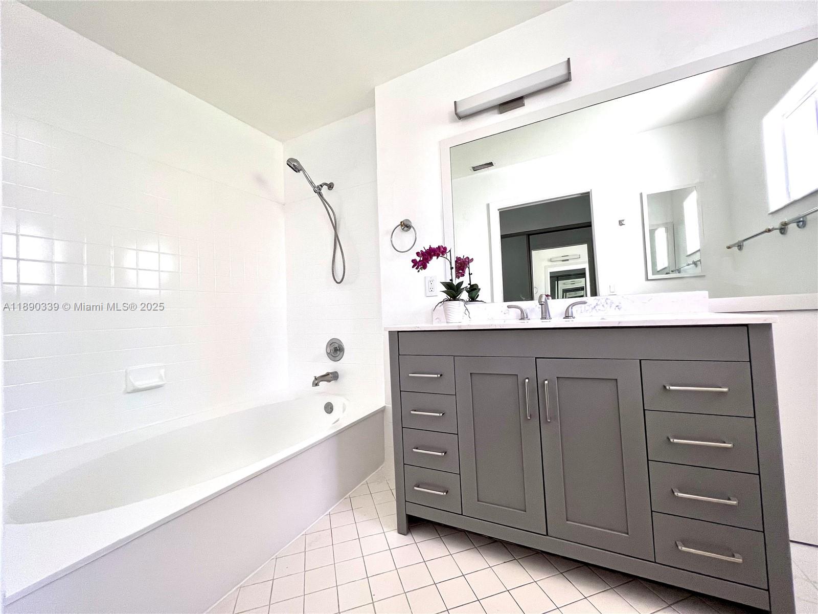 TOWNHOMES OF DORAL PLACE - Residential