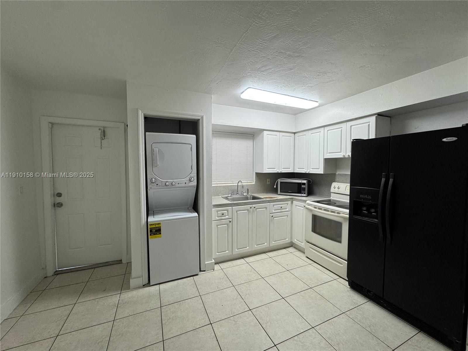 HIALEAH 4TH ADDN - Residential Lease