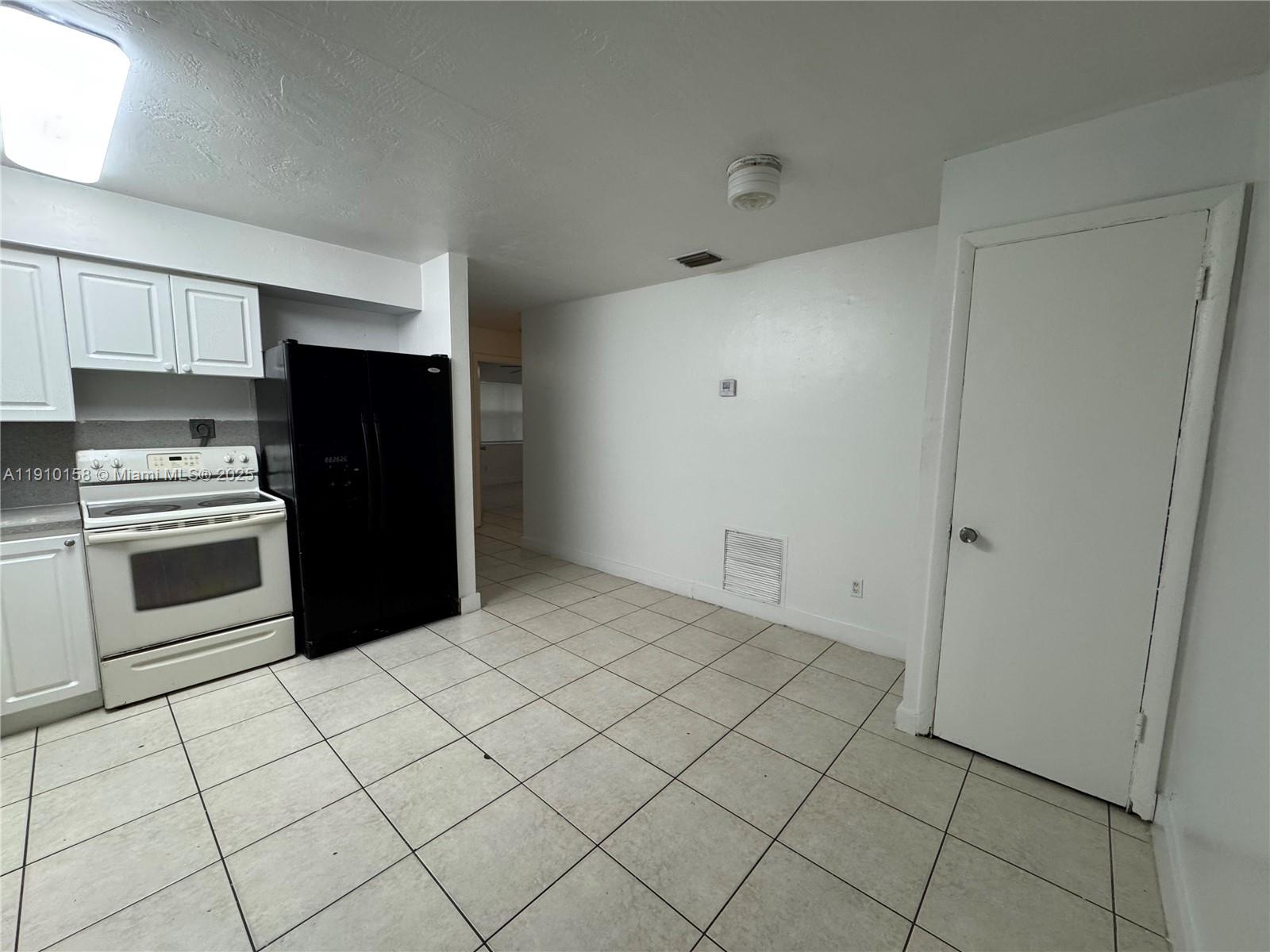 HIALEAH 4TH ADDN - Residential Lease