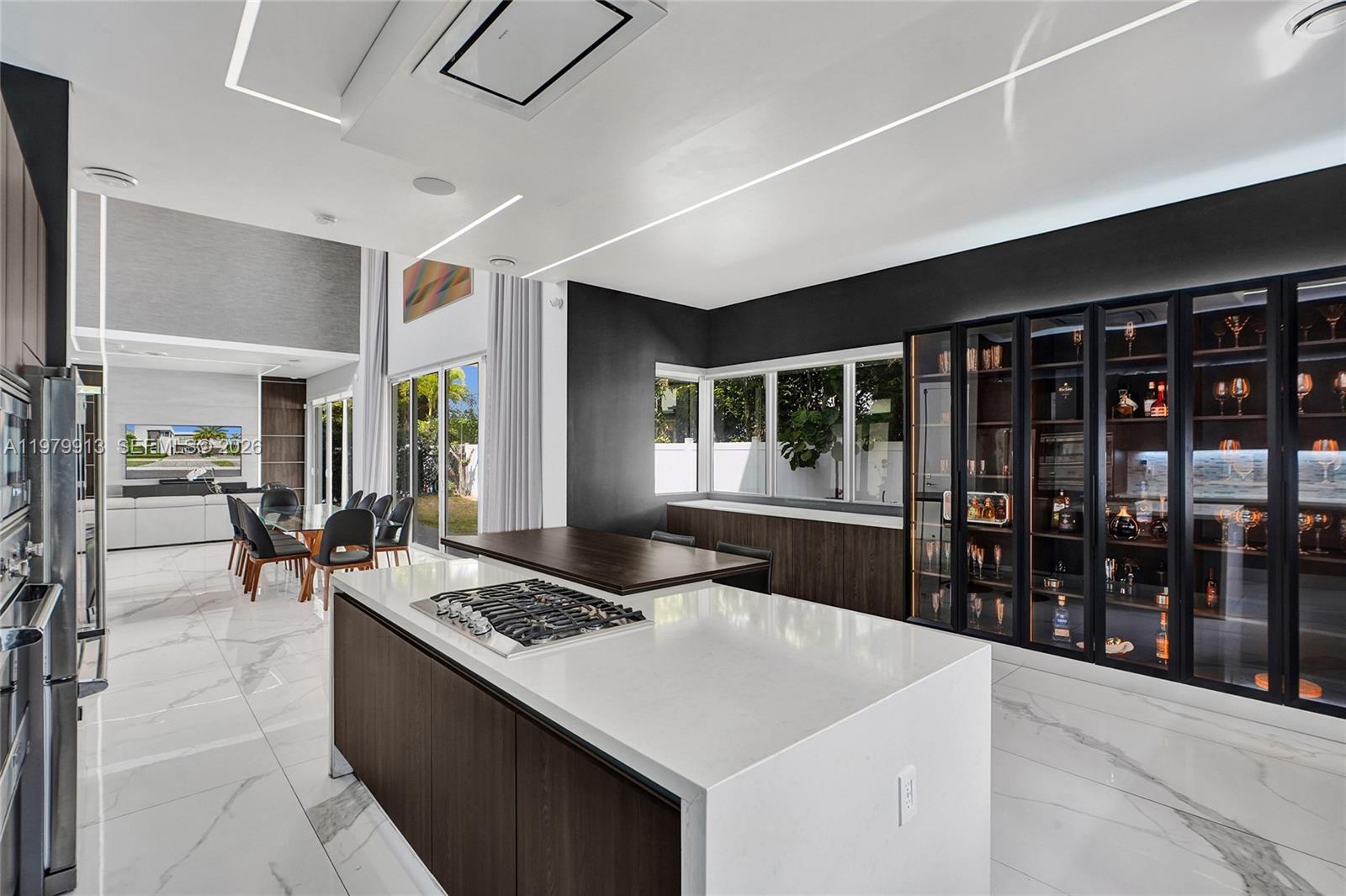 DORAL COMMONS RESIDENTIAL - Residential Lease