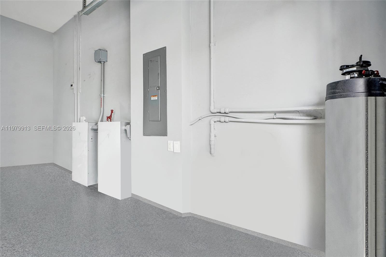 DORAL COMMONS RESIDENTIAL - Residential Lease