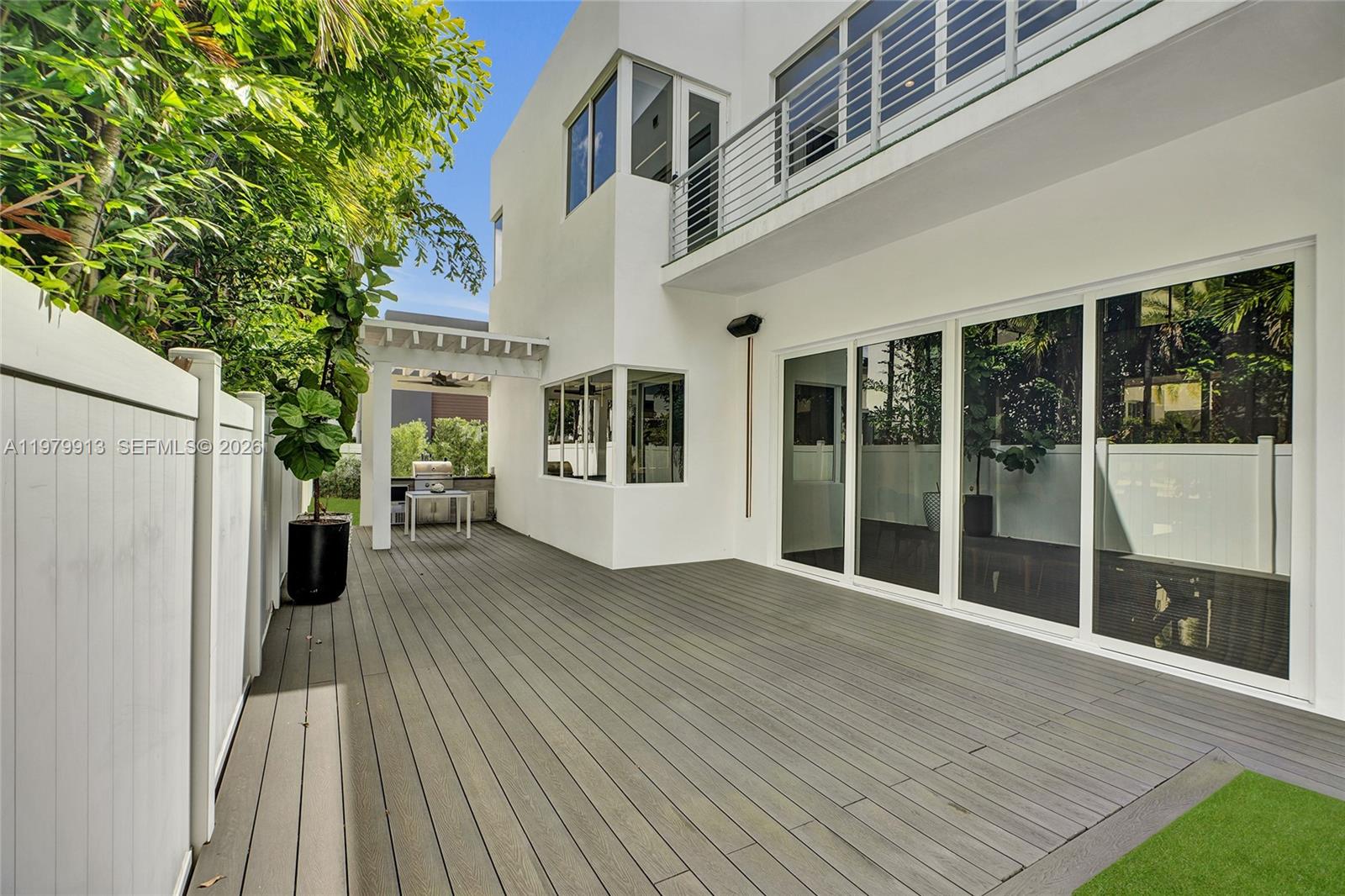 DORAL COMMONS RESIDENTIAL - Residential Lease