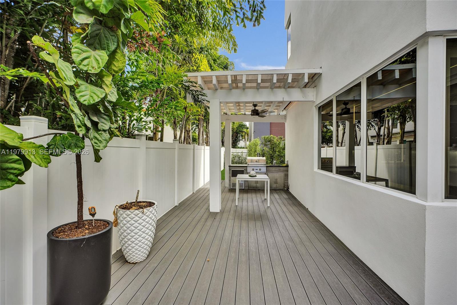 DORAL COMMONS RESIDENTIAL - Residential Lease