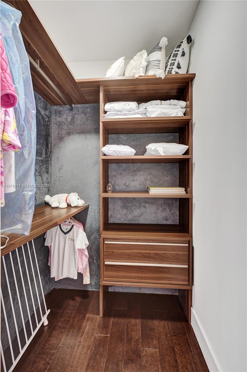 DORAL COMMONS RESIDENTIAL - Residential Lease