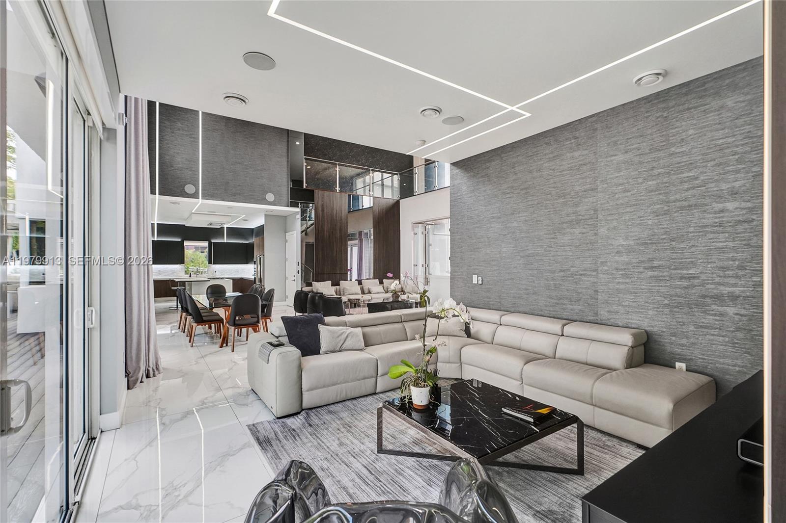 DORAL COMMONS RESIDENTIAL - Residential Lease