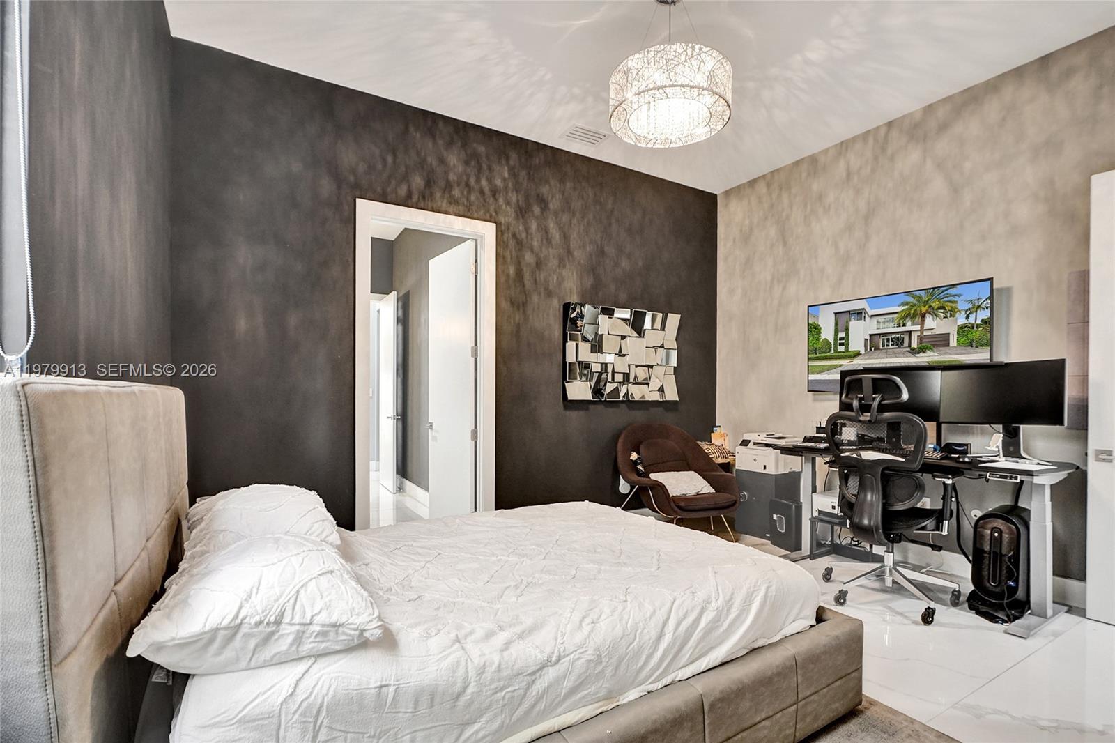 DORAL COMMONS RESIDENTIAL - Residential Lease