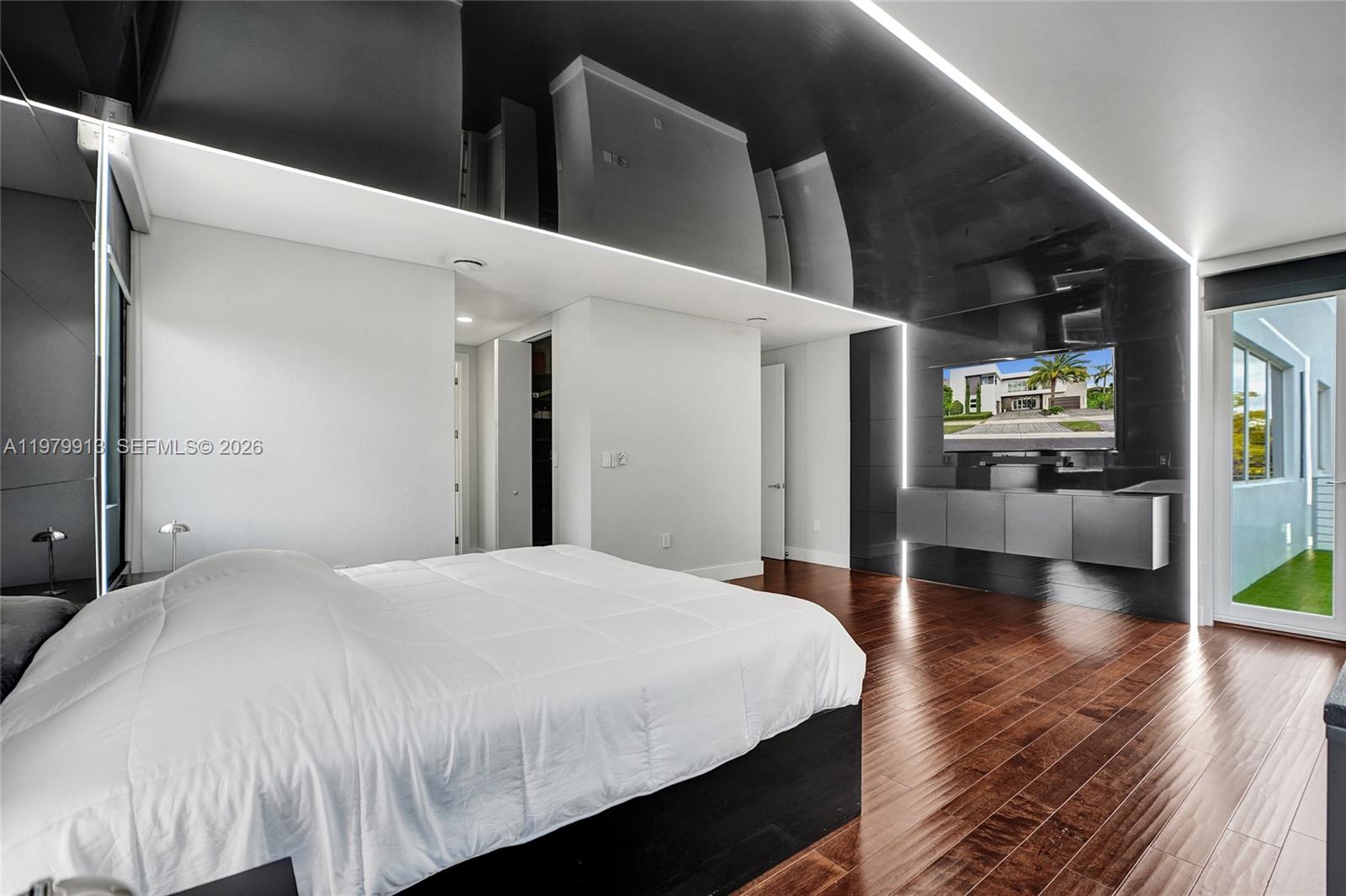 DORAL COMMONS RESIDENTIAL - Residential Lease