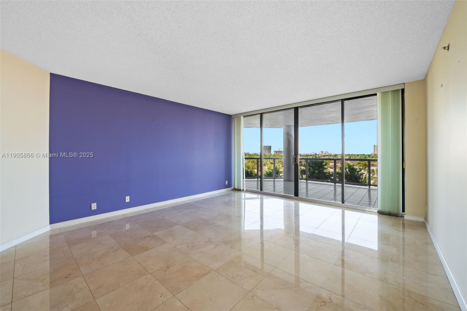 HARBOR TWS AT THE WATERWA - Residential