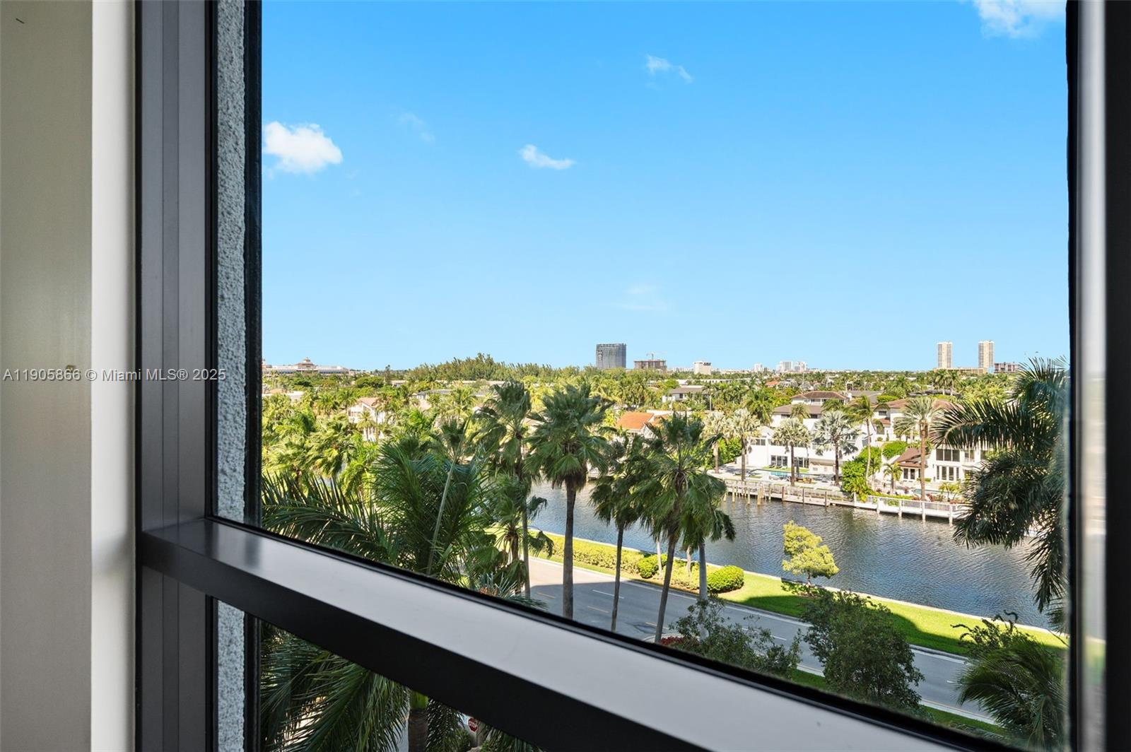 HARBOR TWS AT THE WATERWA - Residential