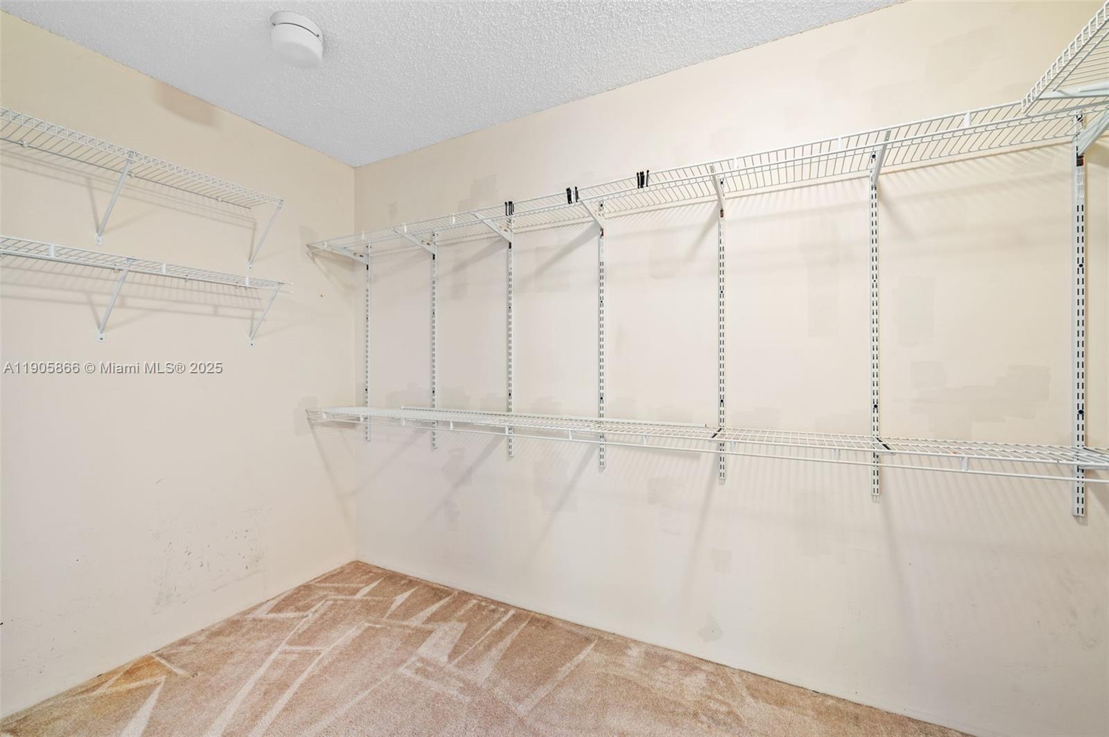 HARBOR TWS AT THE WATERWA - Residential