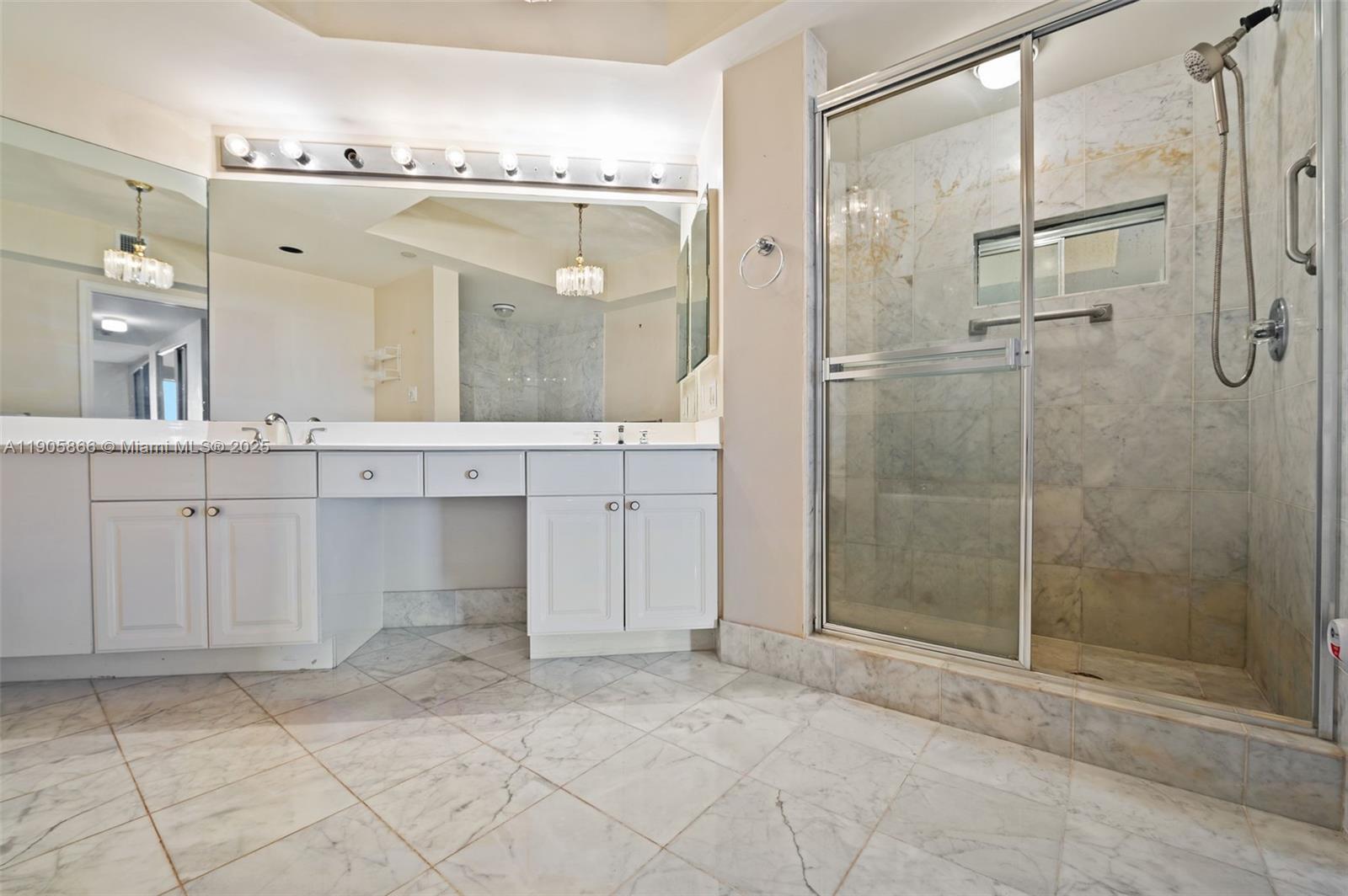 HARBOR TWS AT THE WATERWA - Residential