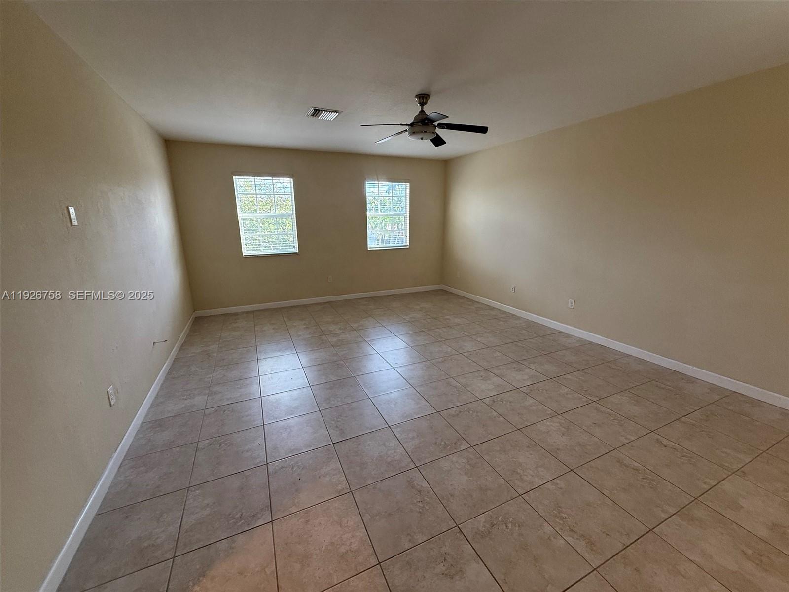 KENDALL COMMONS RESIDENTI - Residential Lease