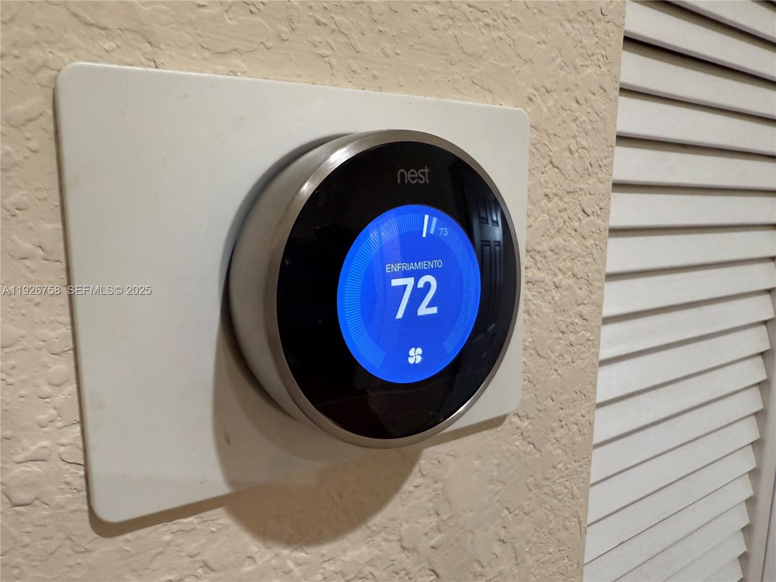 KENDALL COMMONS RESIDENTI - Residential Lease