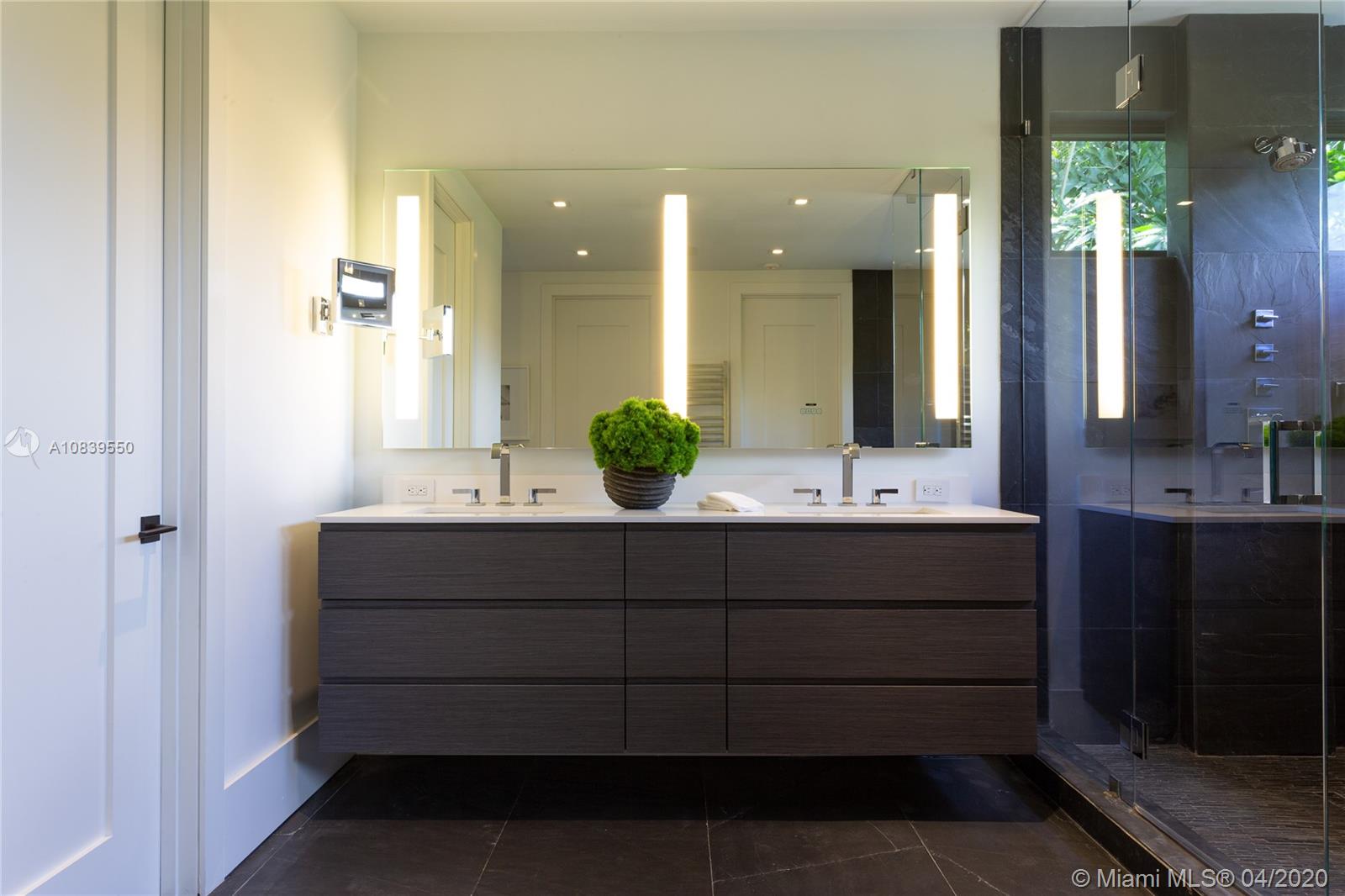 GRANADA PARK - Residential