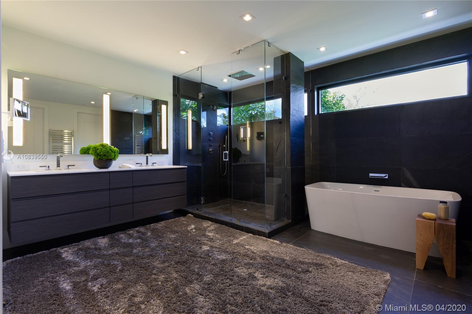 GRANADA PARK - Residential