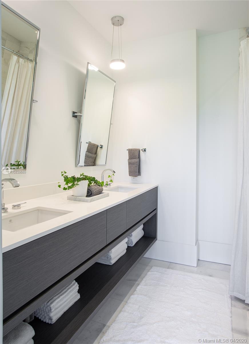 GRANADA PARK - Residential