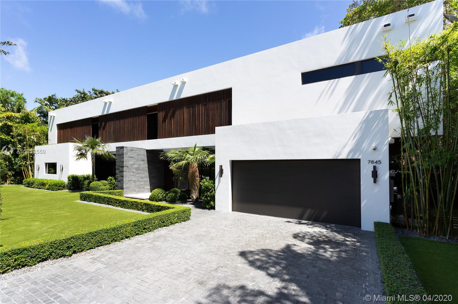 GRANADA PARK - Residential