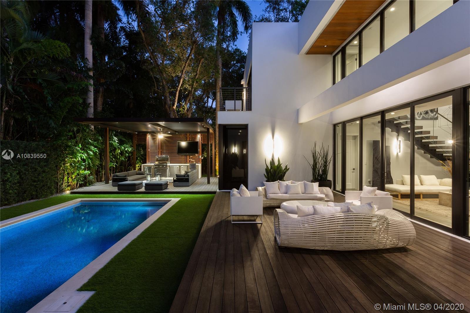 GRANADA PARK - Residential