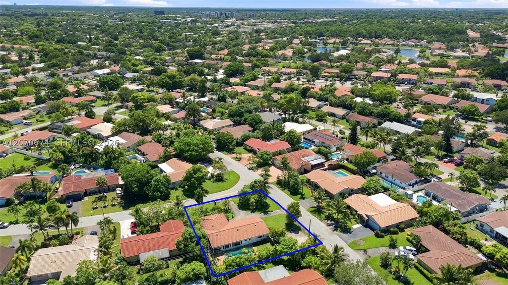 Photo of 4121 NW 78th Way, Coral Springs, FL 33065 (MLS # A12070674)