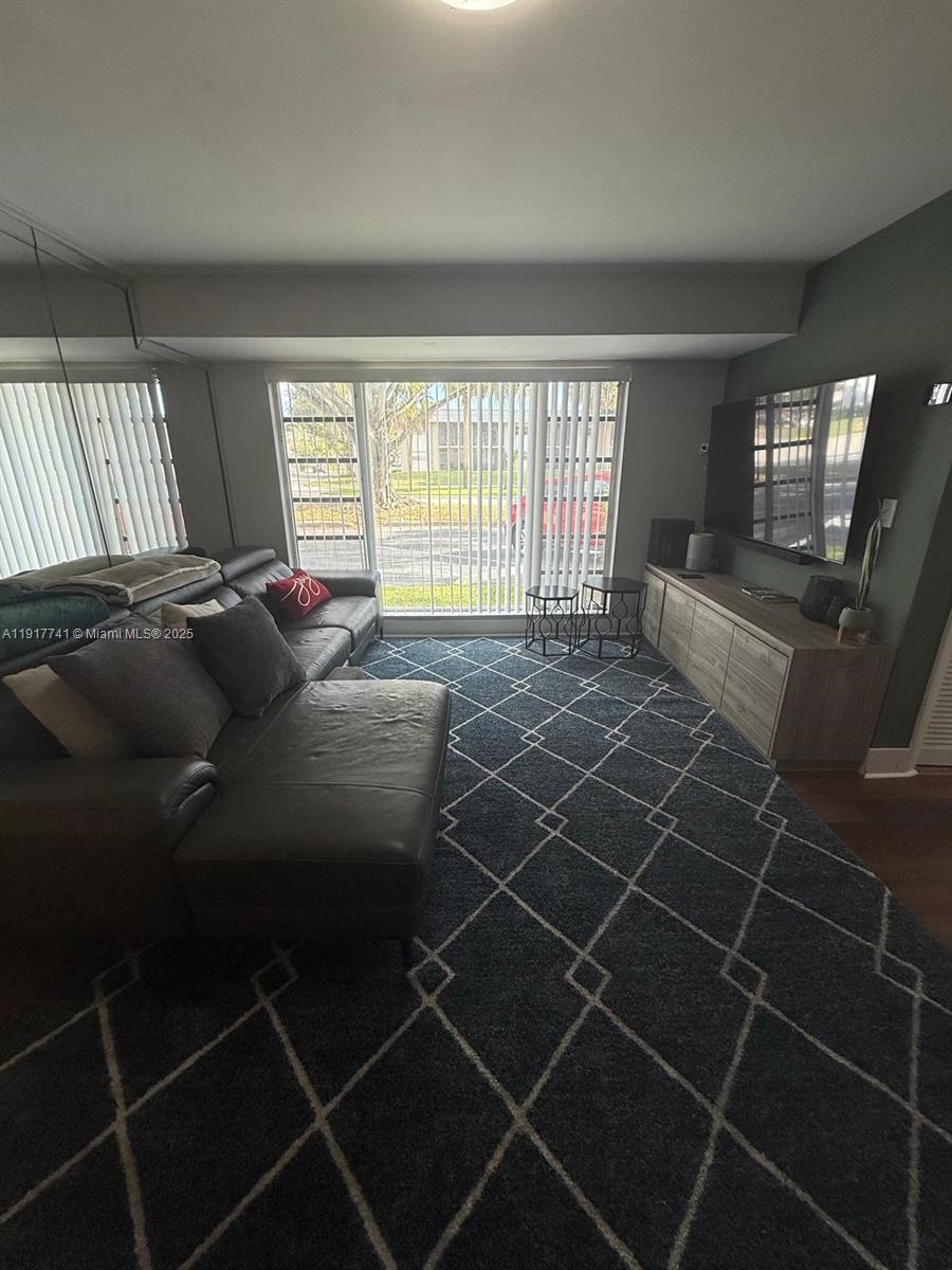 SANDPEBBLES TOWNHOUSE CON - Residential