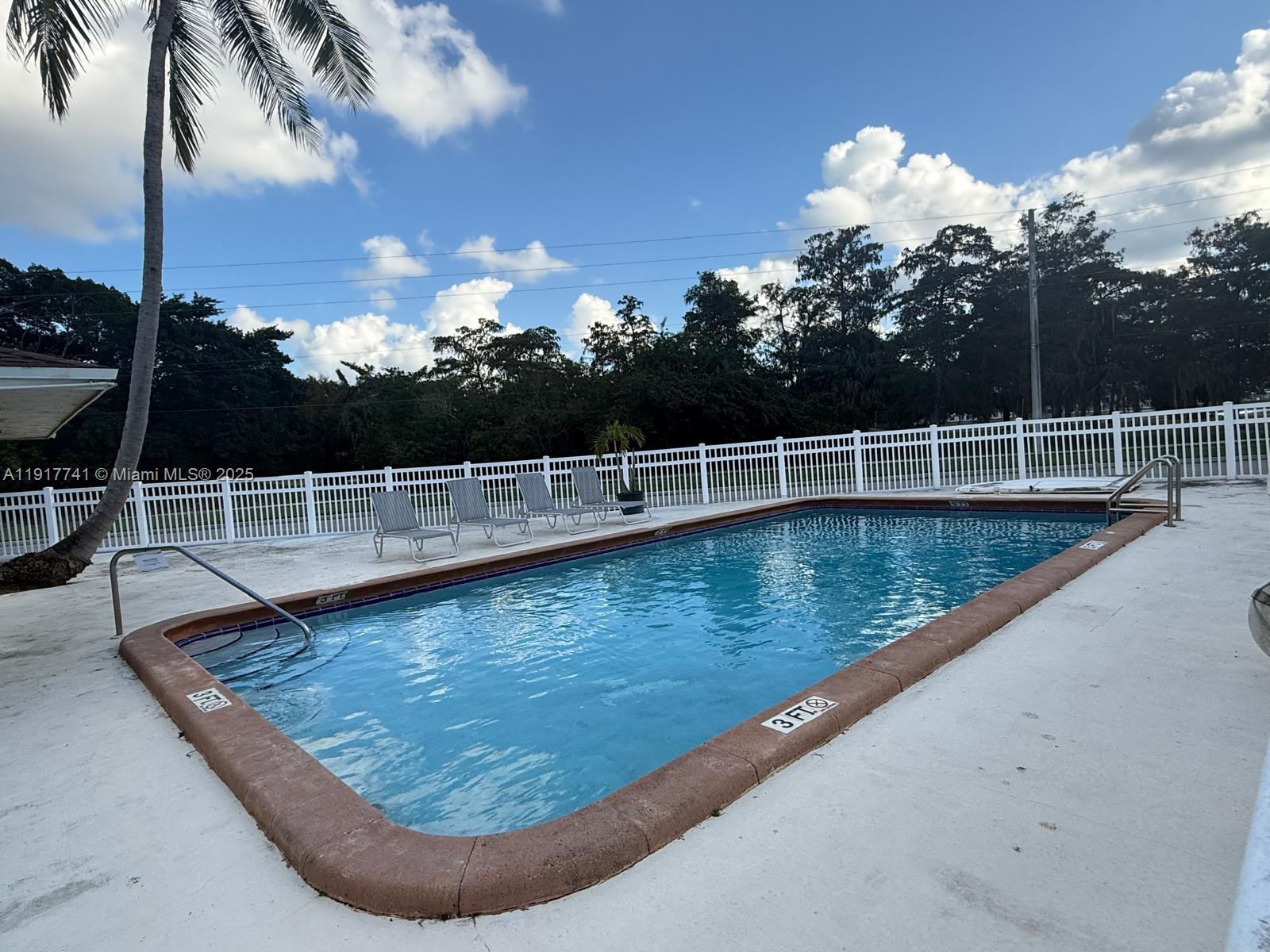 SANDPEBBLES TOWNHOUSE CON - Residential