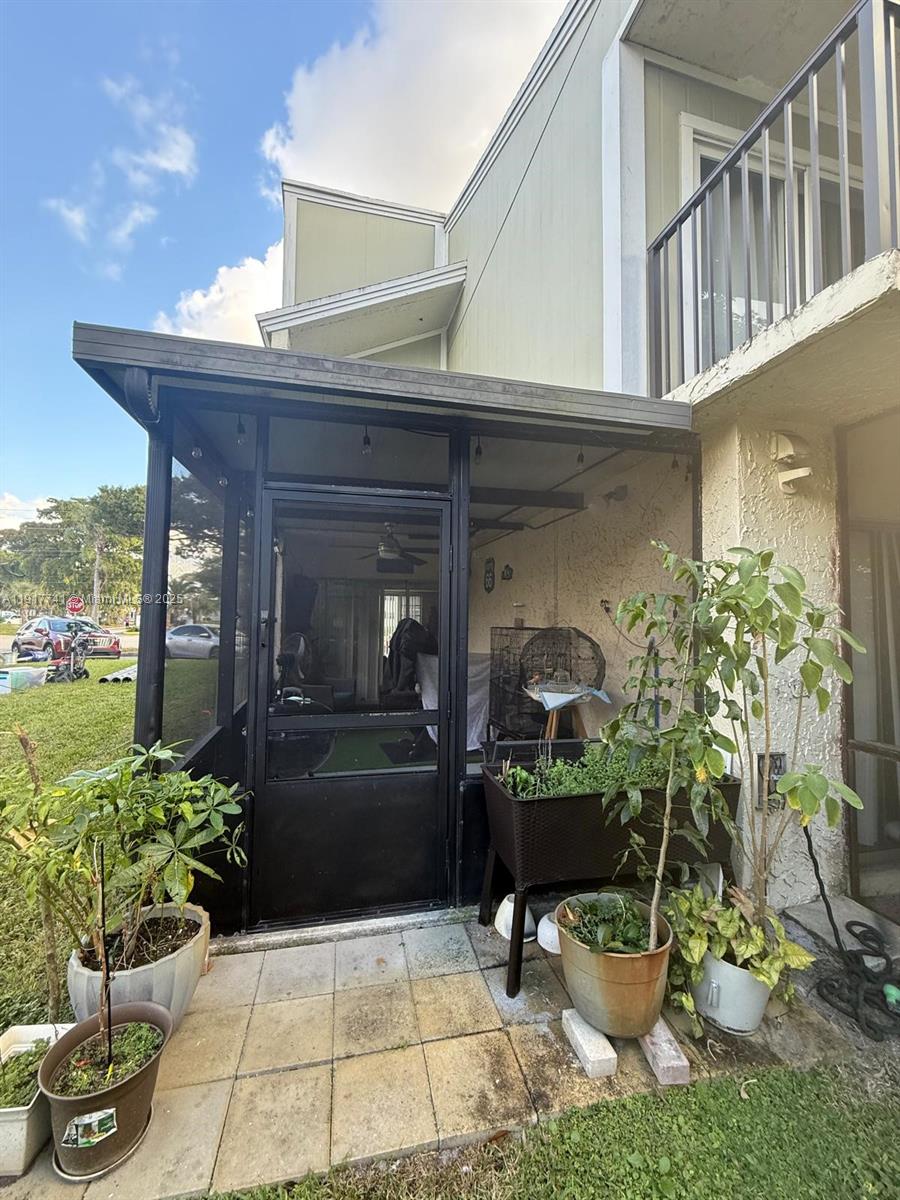 SANDPEBBLES TOWNHOUSE CON - Residential