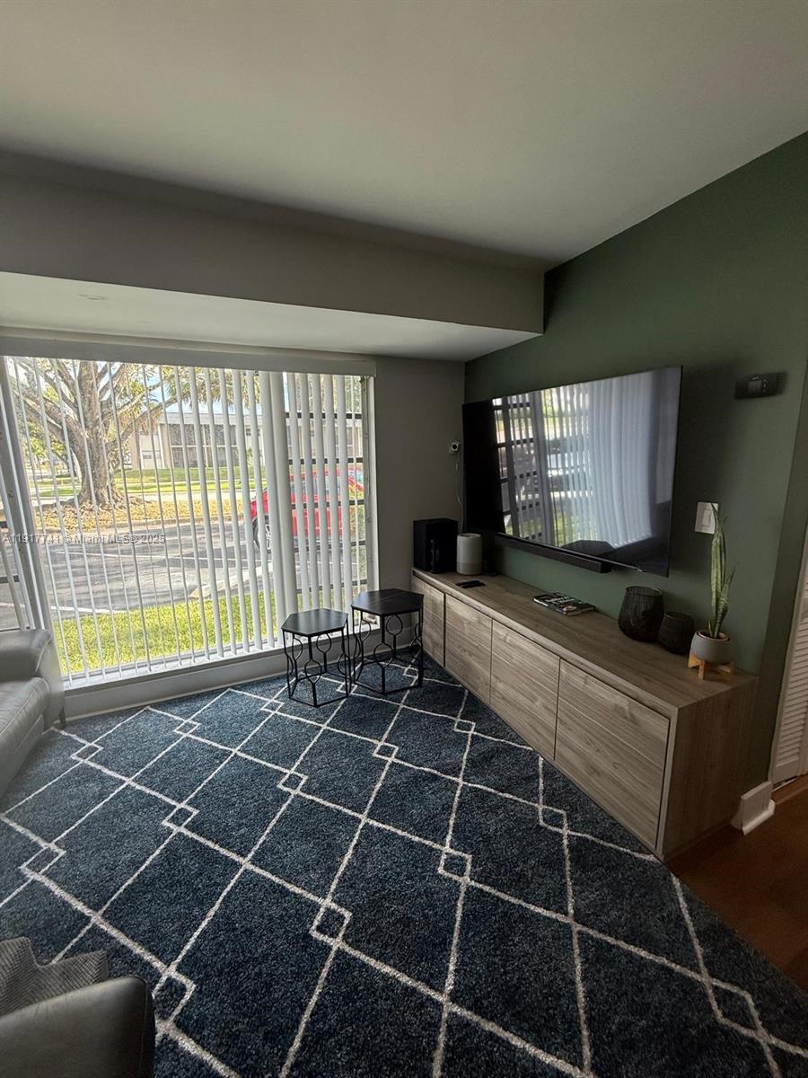 SANDPEBBLES TOWNHOUSE CON - Residential