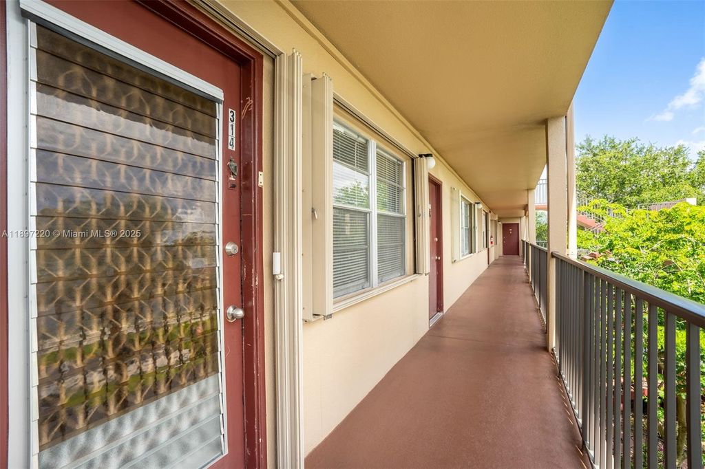 Photo of Pembroke Pines, FL 33027 (MLS # A11897220)