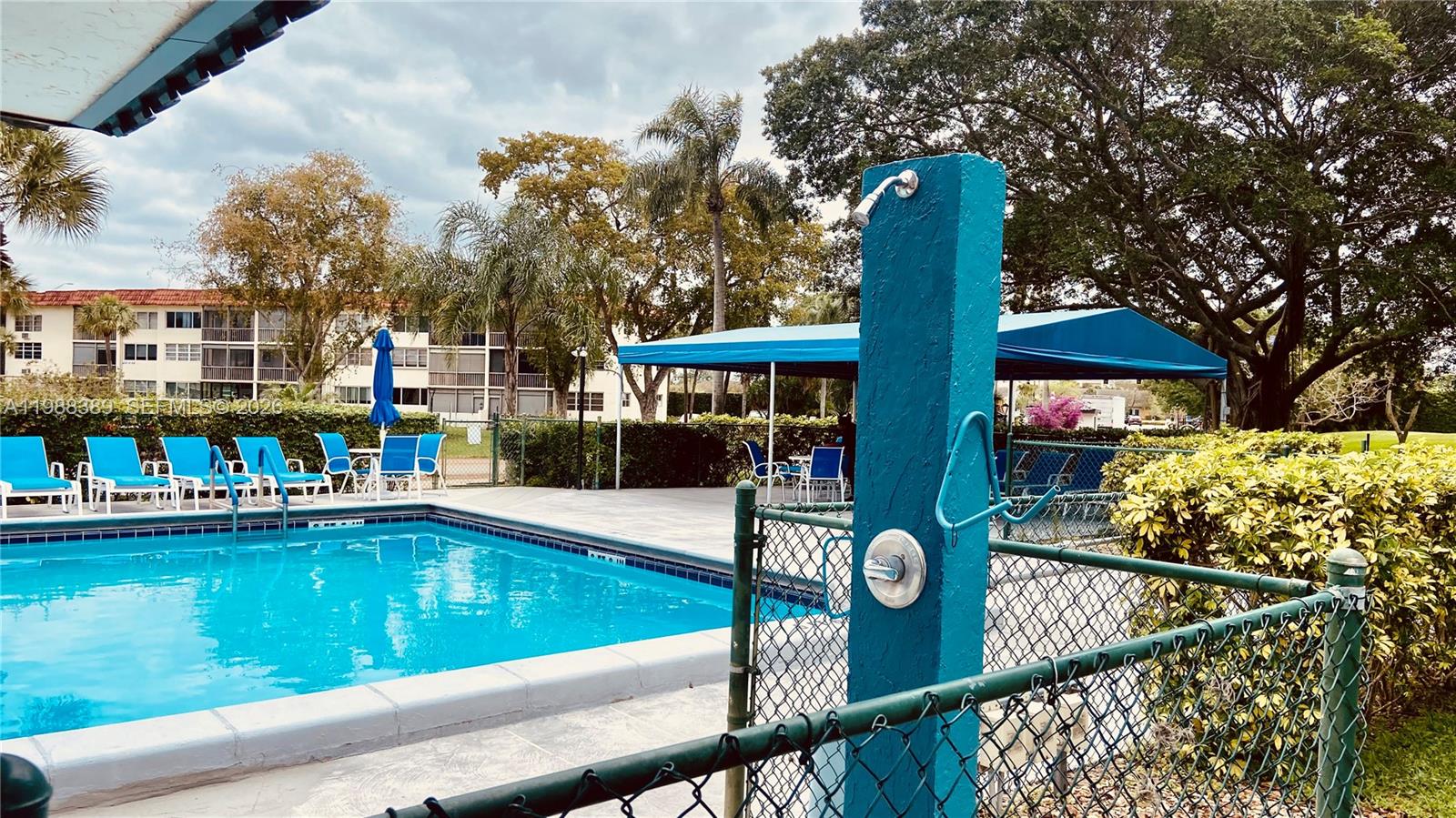 HOLLYBROOK GOLF&TENNIS - Residential