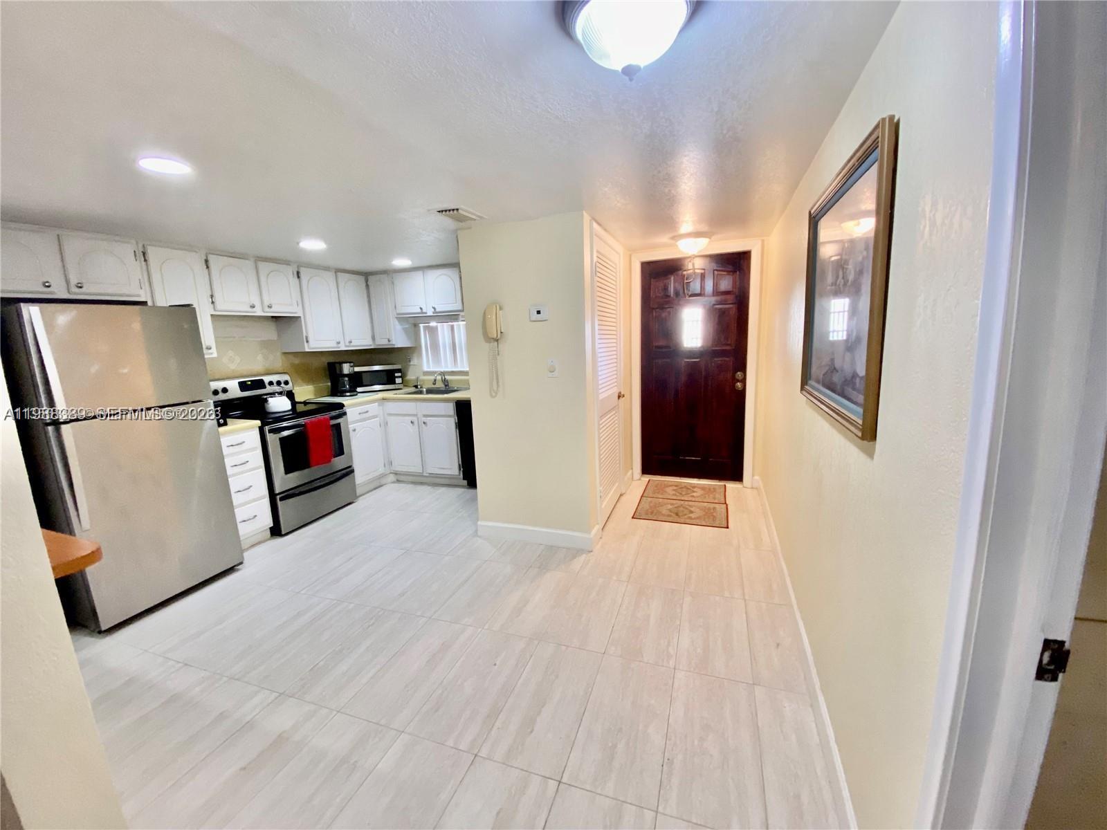 HOLLYBROOK GOLF&TENNIS - Residential