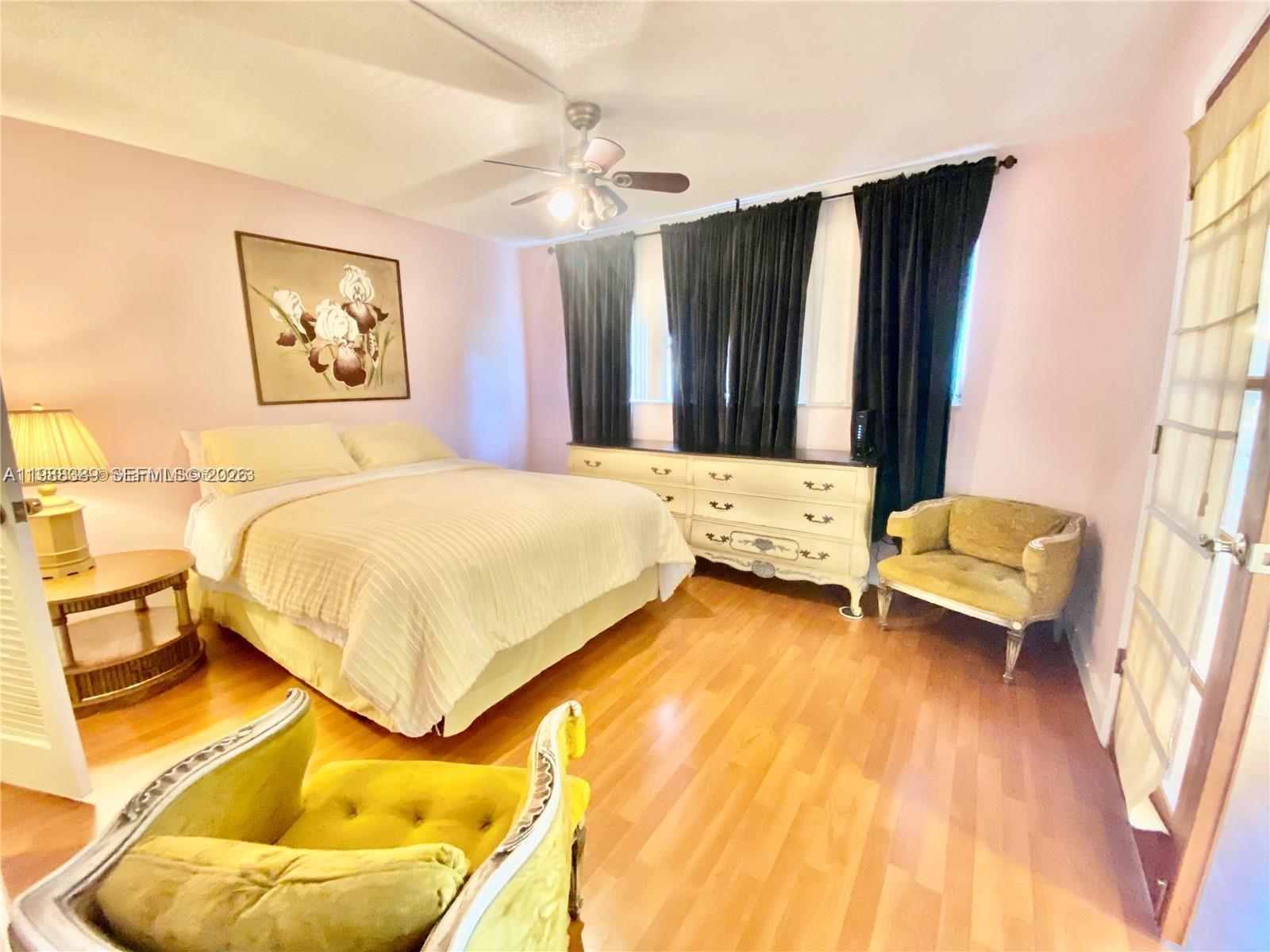 HOLLYBROOK GOLF&TENNIS - Residential