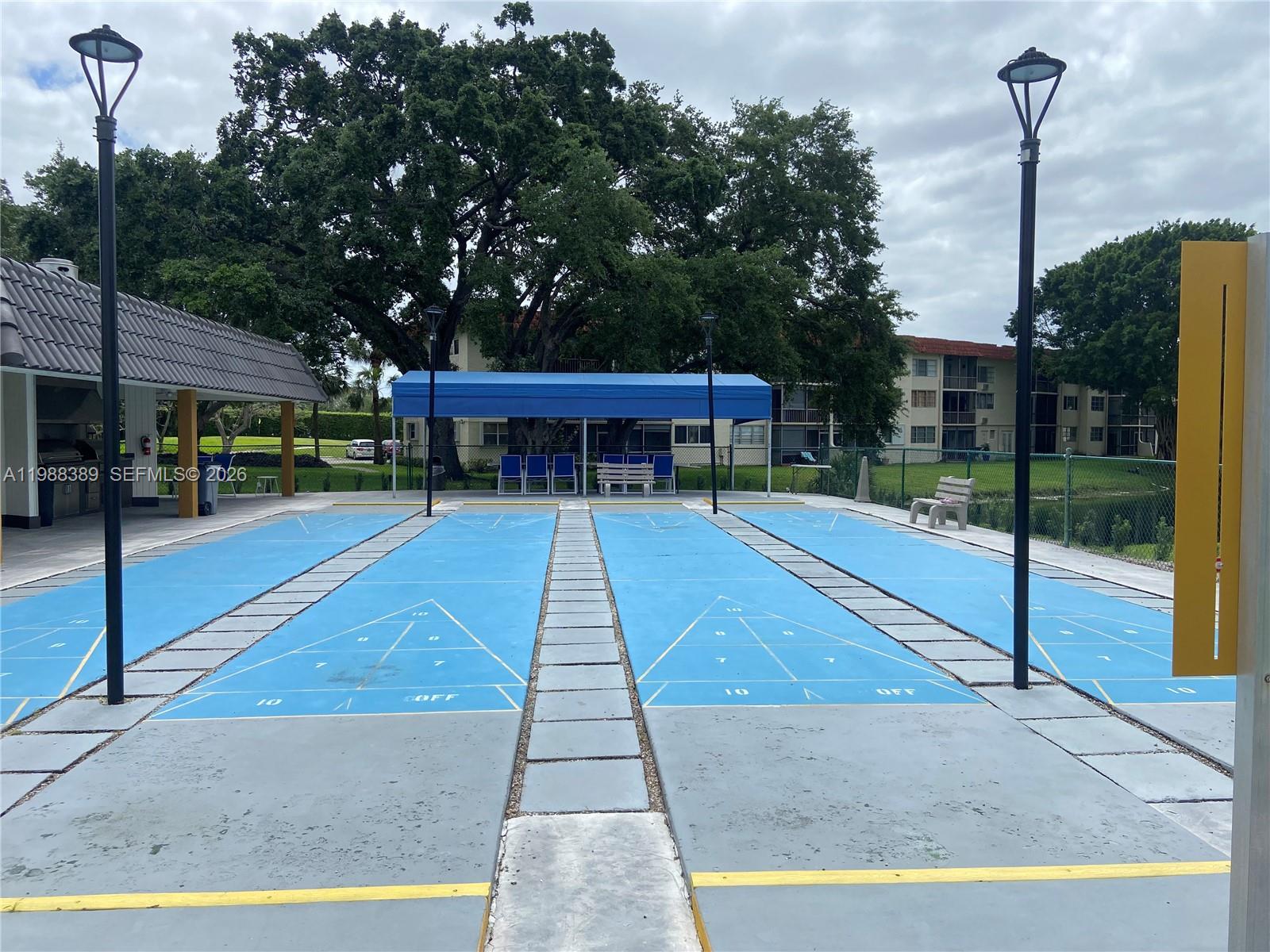 HOLLYBROOK GOLF&TENNIS - Residential