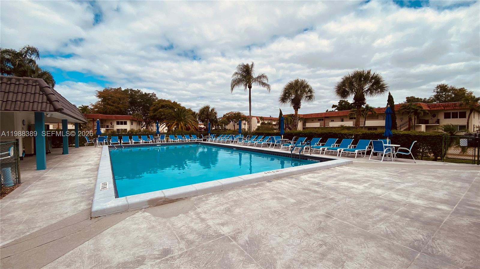 HOLLYBROOK GOLF&TENNIS - Residential