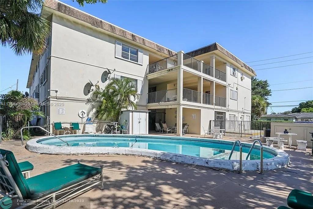 Rental Property at 348 S Federal Hwy 31, Dania Beach, Miami-Dade County, Florida - Bedrooms: 1 
Bathrooms: 1  - $1,600 MO.