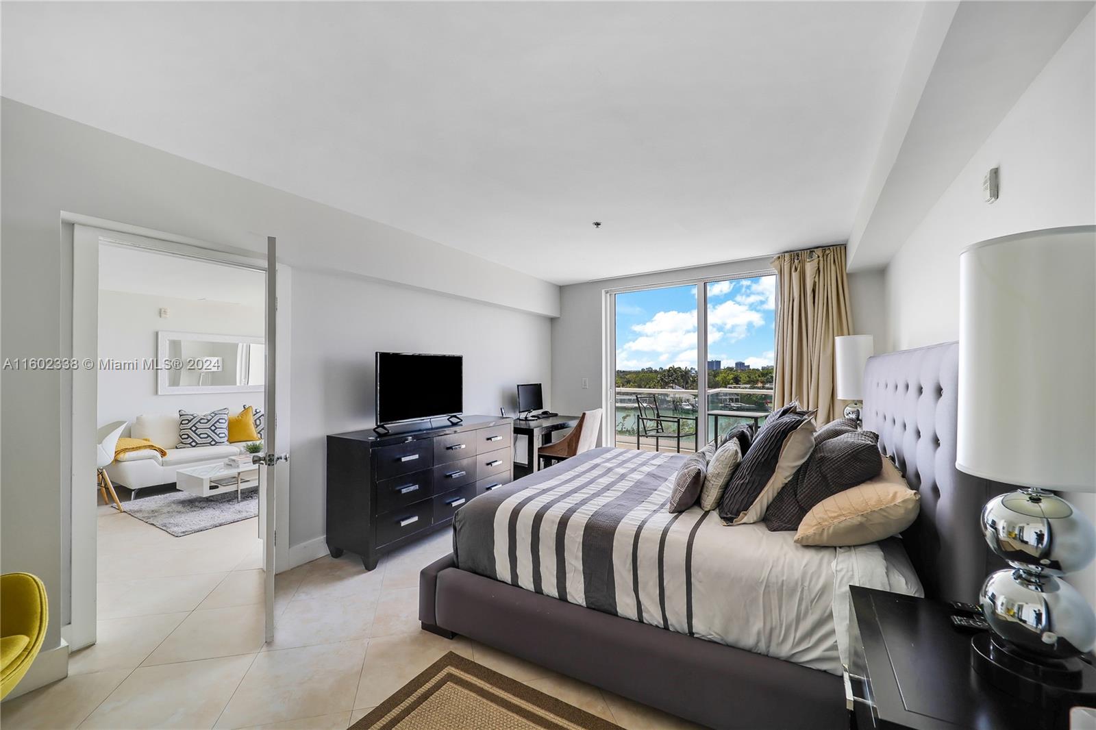 CASABLANCA VILLAS CONDO - Residential Lease