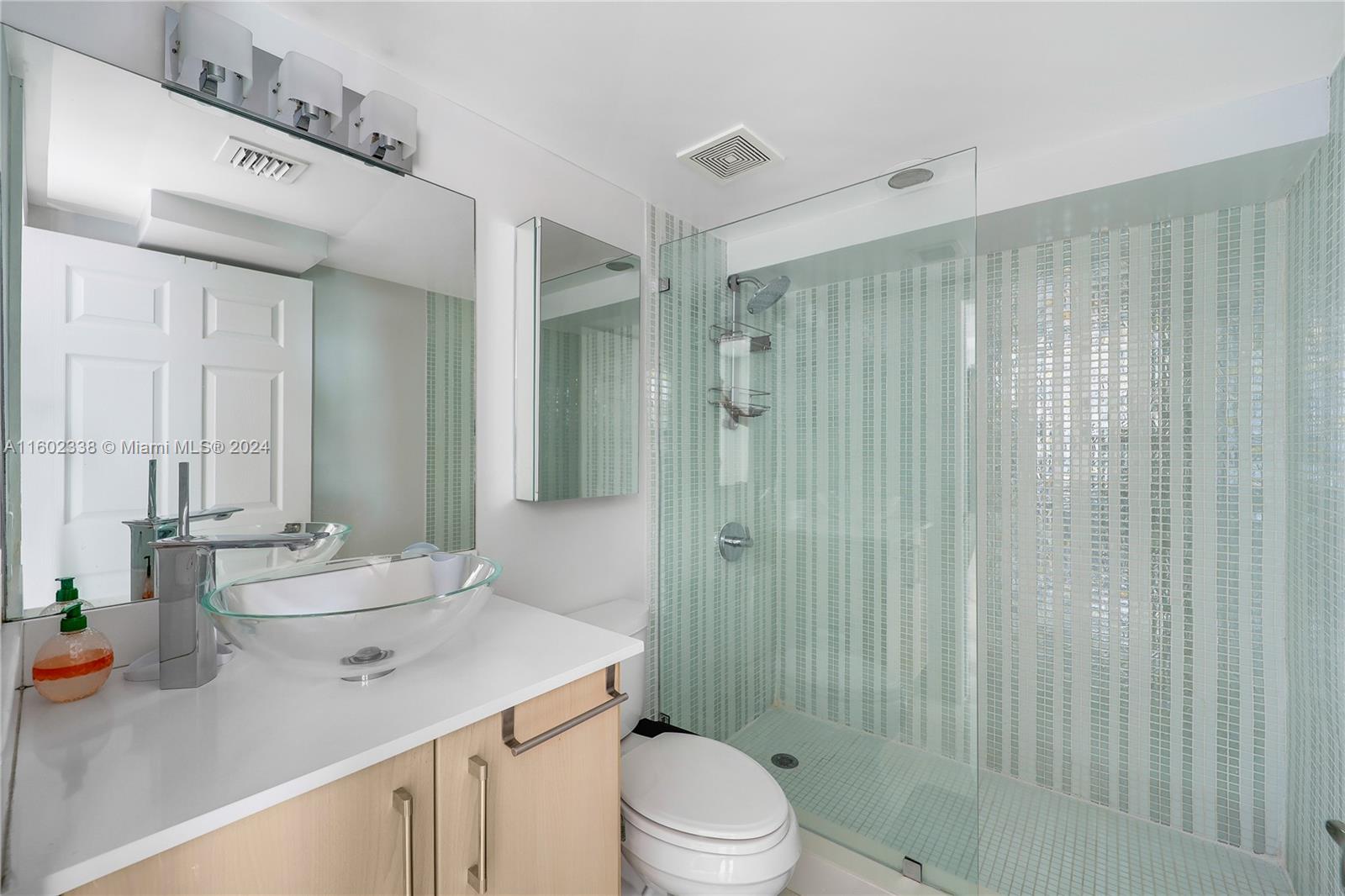 CASABLANCA VILLAS CONDO - Residential Lease