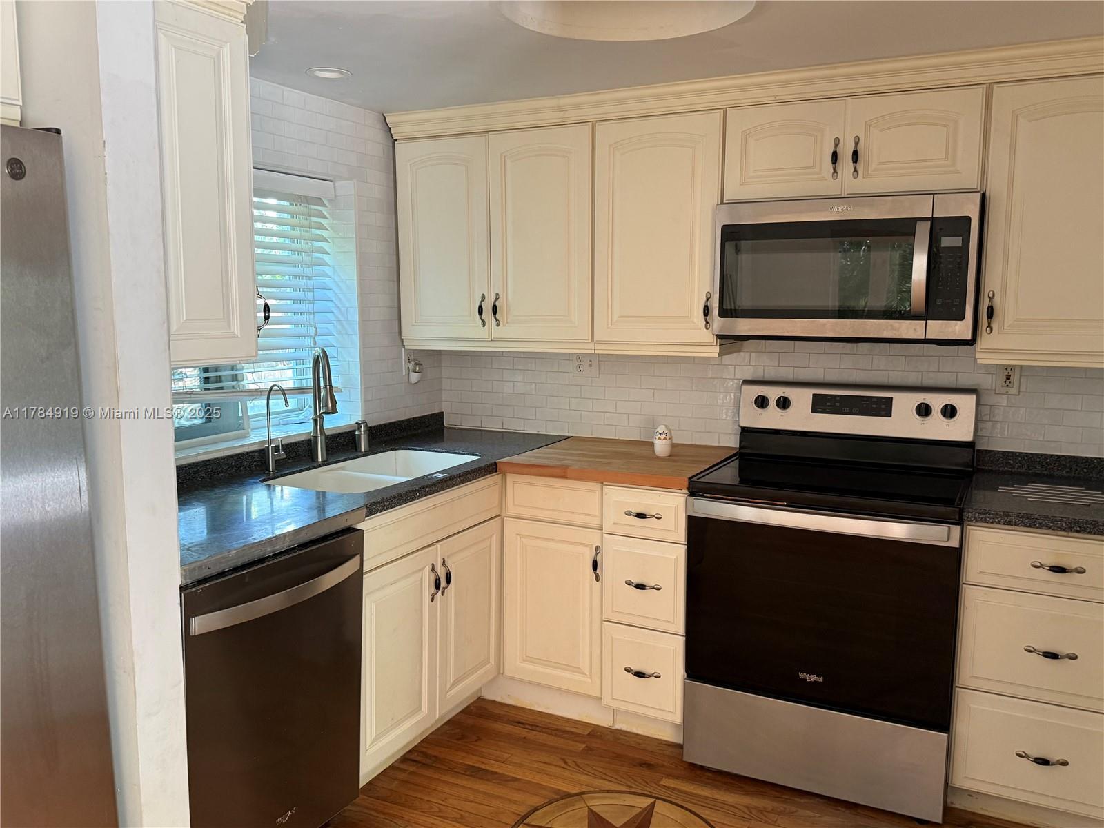 PALM VIEW SUB - Residential