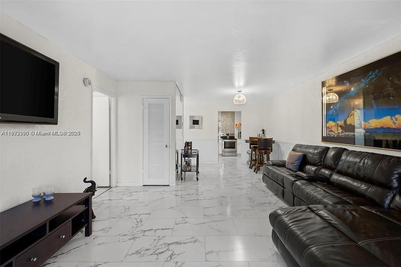 MAJESTIC GARDENS CONDOMIN - Residential
