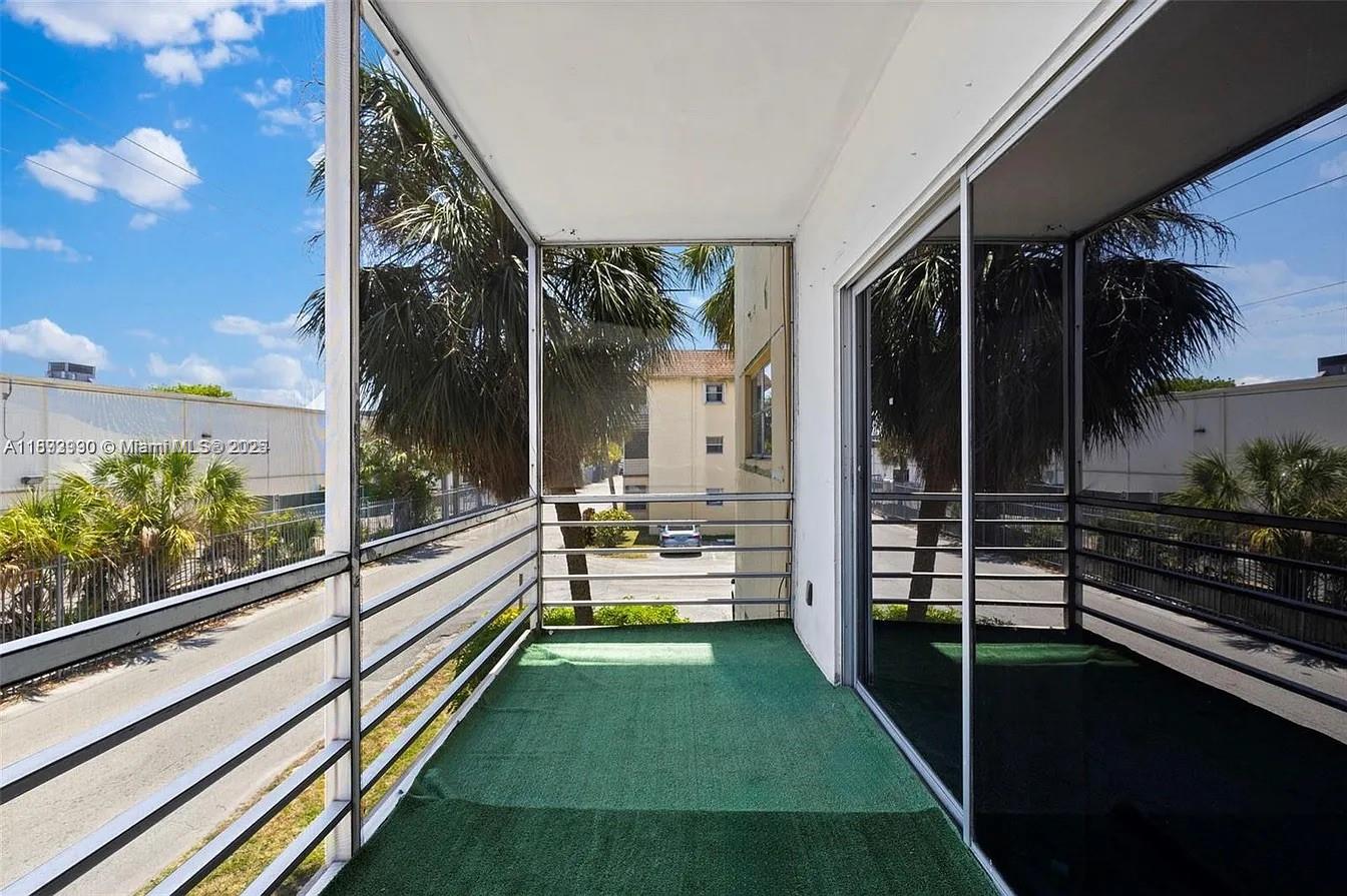 MAJESTIC GARDENS CONDOMIN - Residential