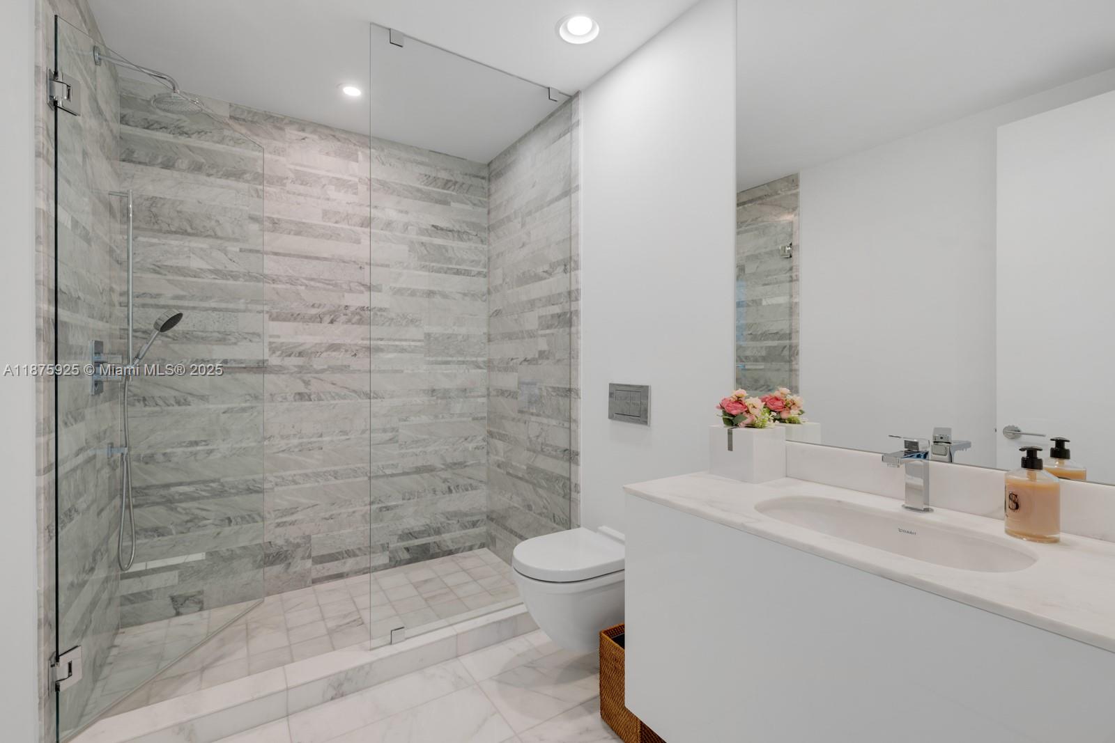 OCEANA BAL HARBOUR CONDO - Residential