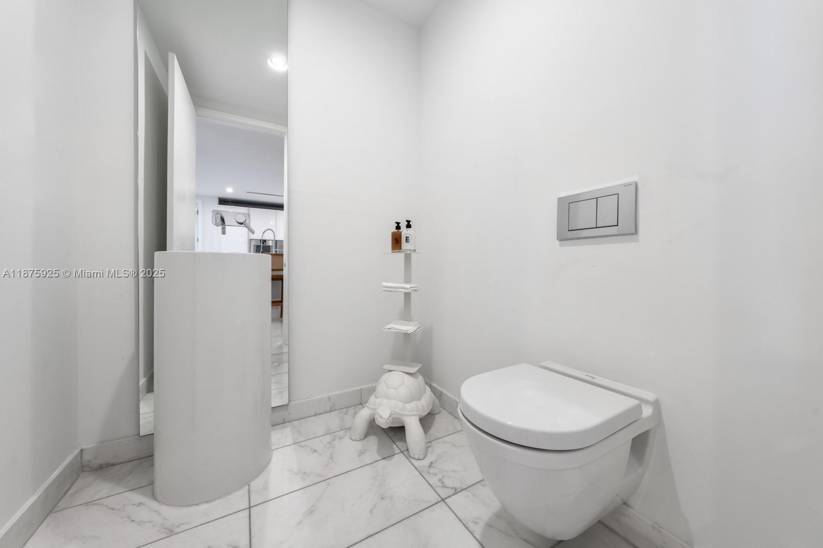 OCEANA BAL HARBOUR CONDO - Residential