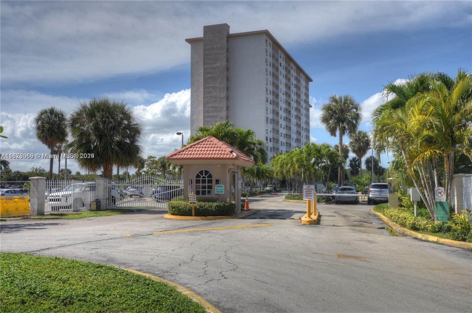 Rental Property at 400 Kings Point Dr 1031, Sunny Isles Beach, Miami-Dade County, Florida - Bathrooms: 1  - $1,600 MO.
