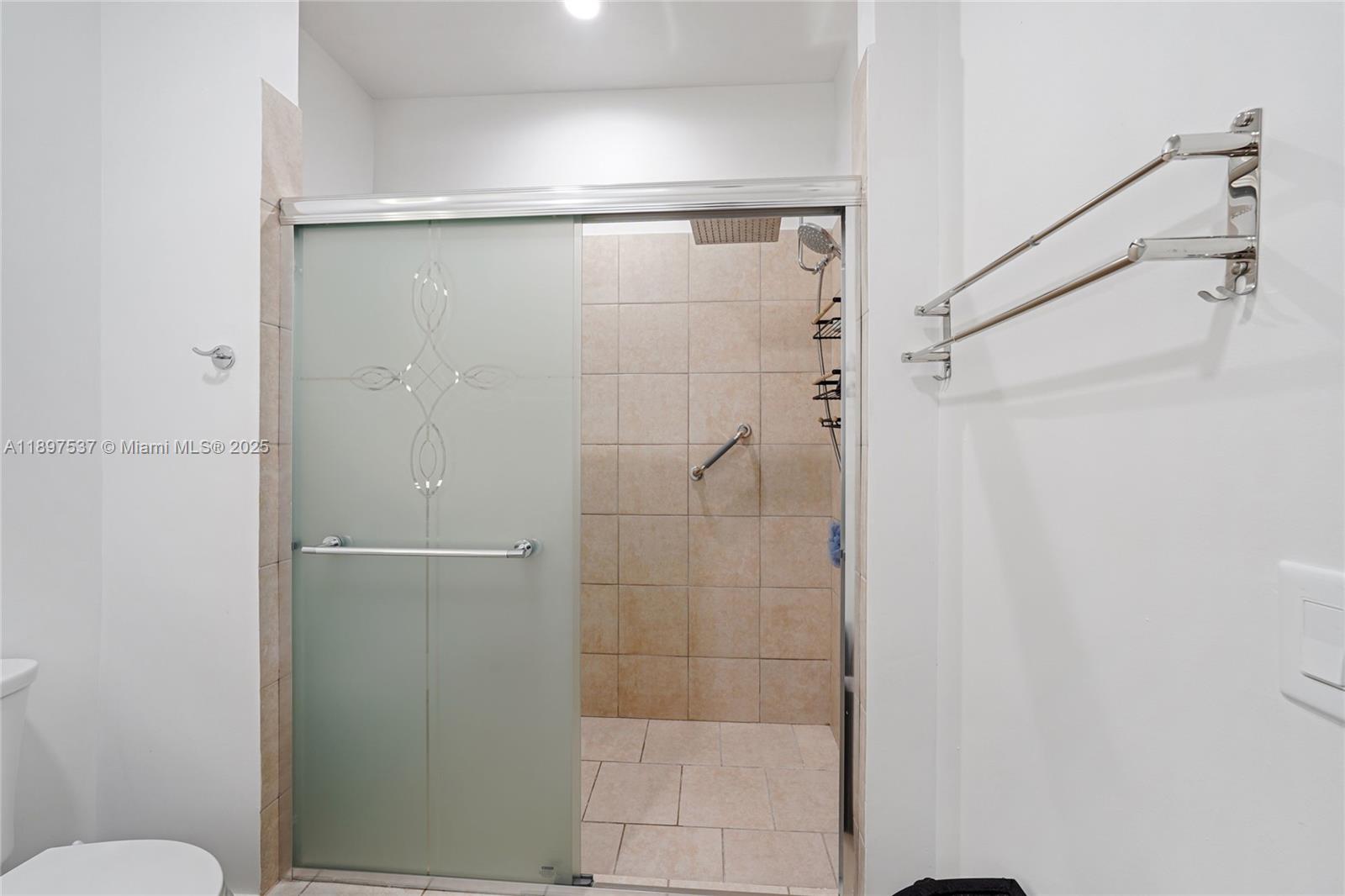 MINONA GARDENS - Residential