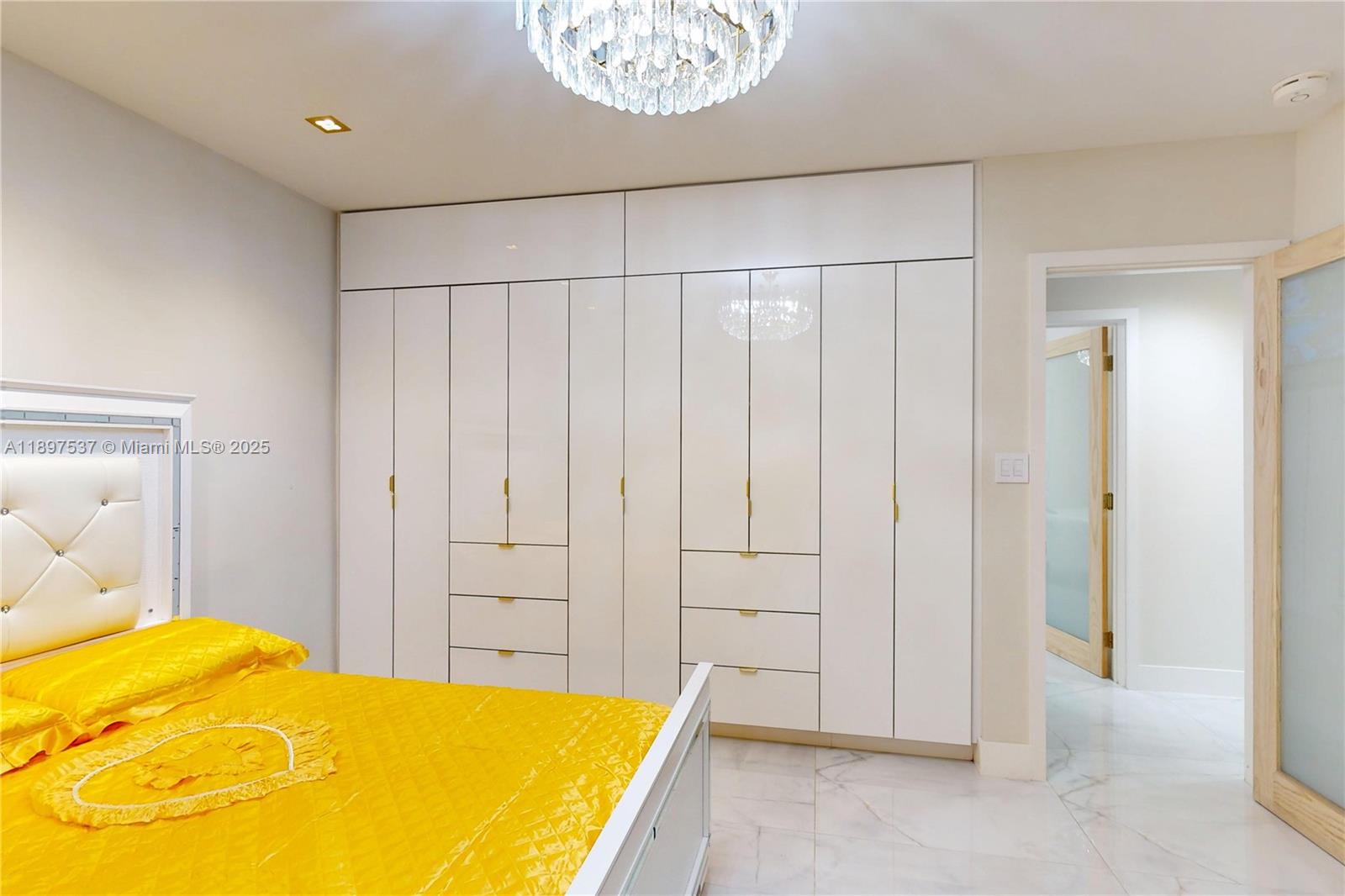 MINONA GARDENS - Residential