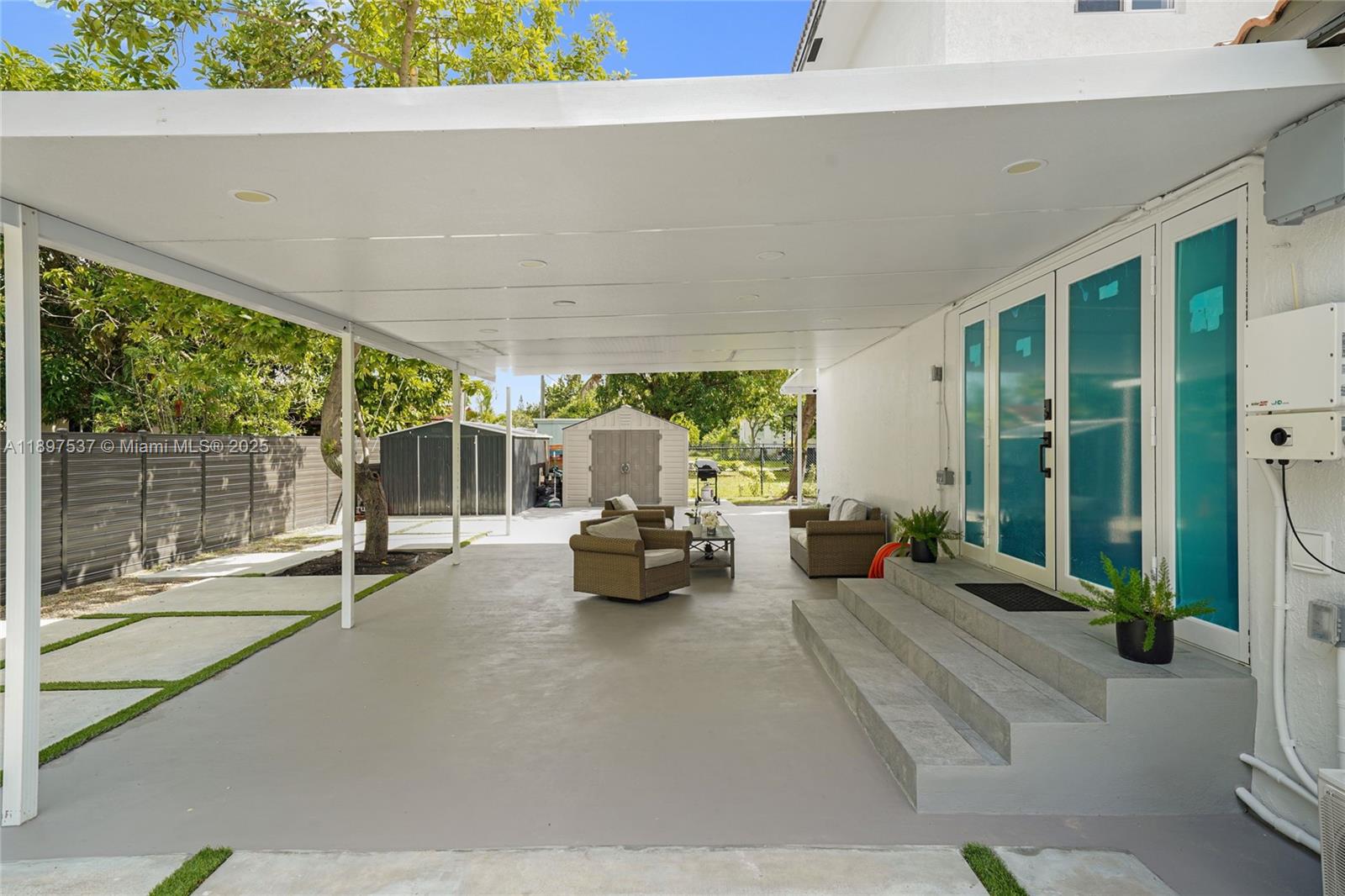 MINONA GARDENS - Residential